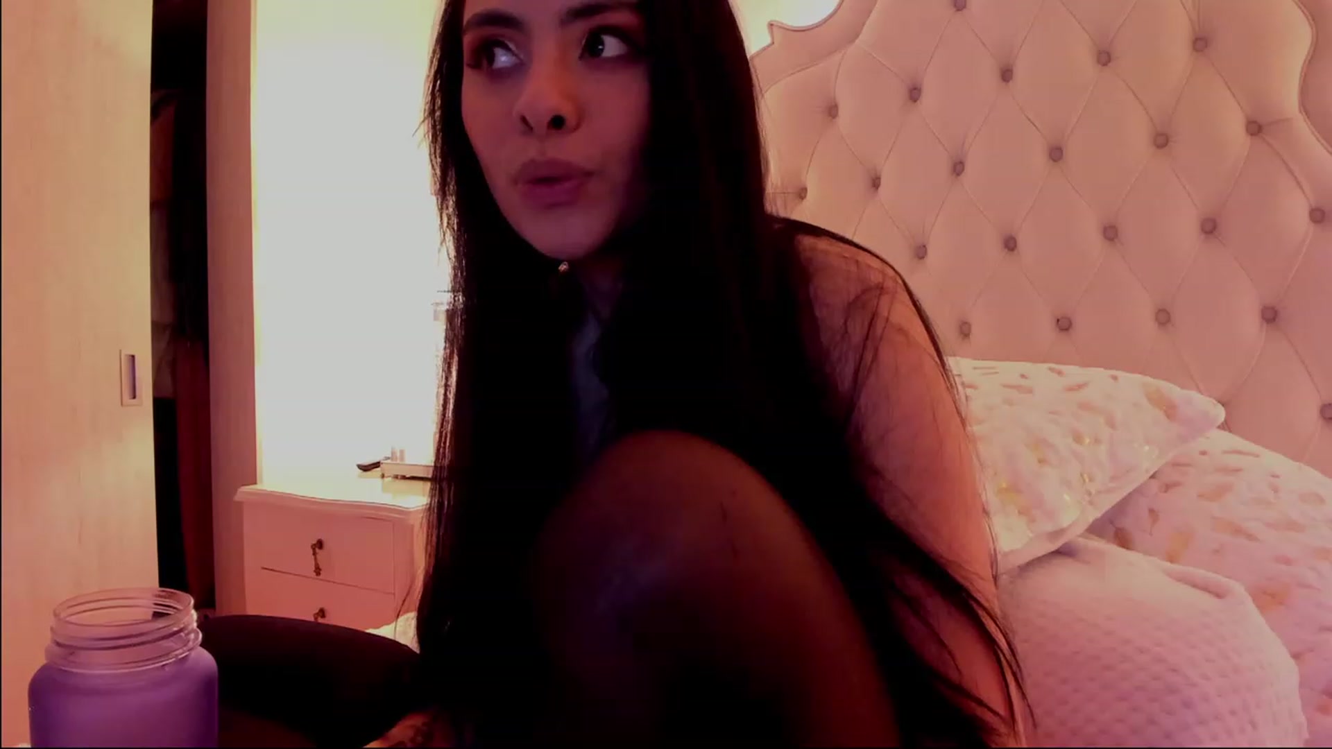Gallery image thumbnail from Marianviolet's myfreecams stream on, 01/09/2023, 10:17 image 16 of 20