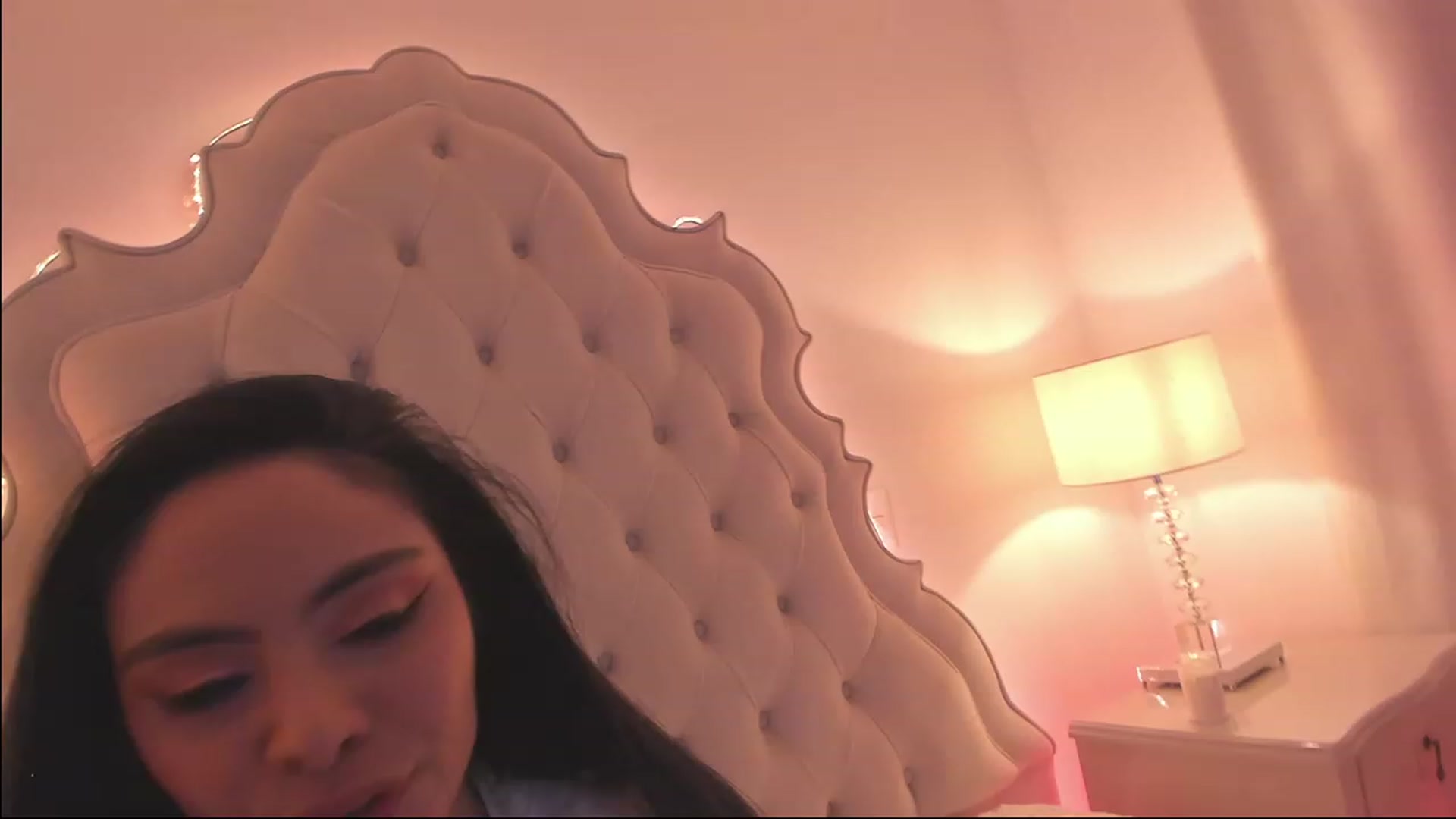 Gallery image thumbnail from Marianviolet's myfreecams stream on, 01/18/2023, 10:40 image 7 of 20