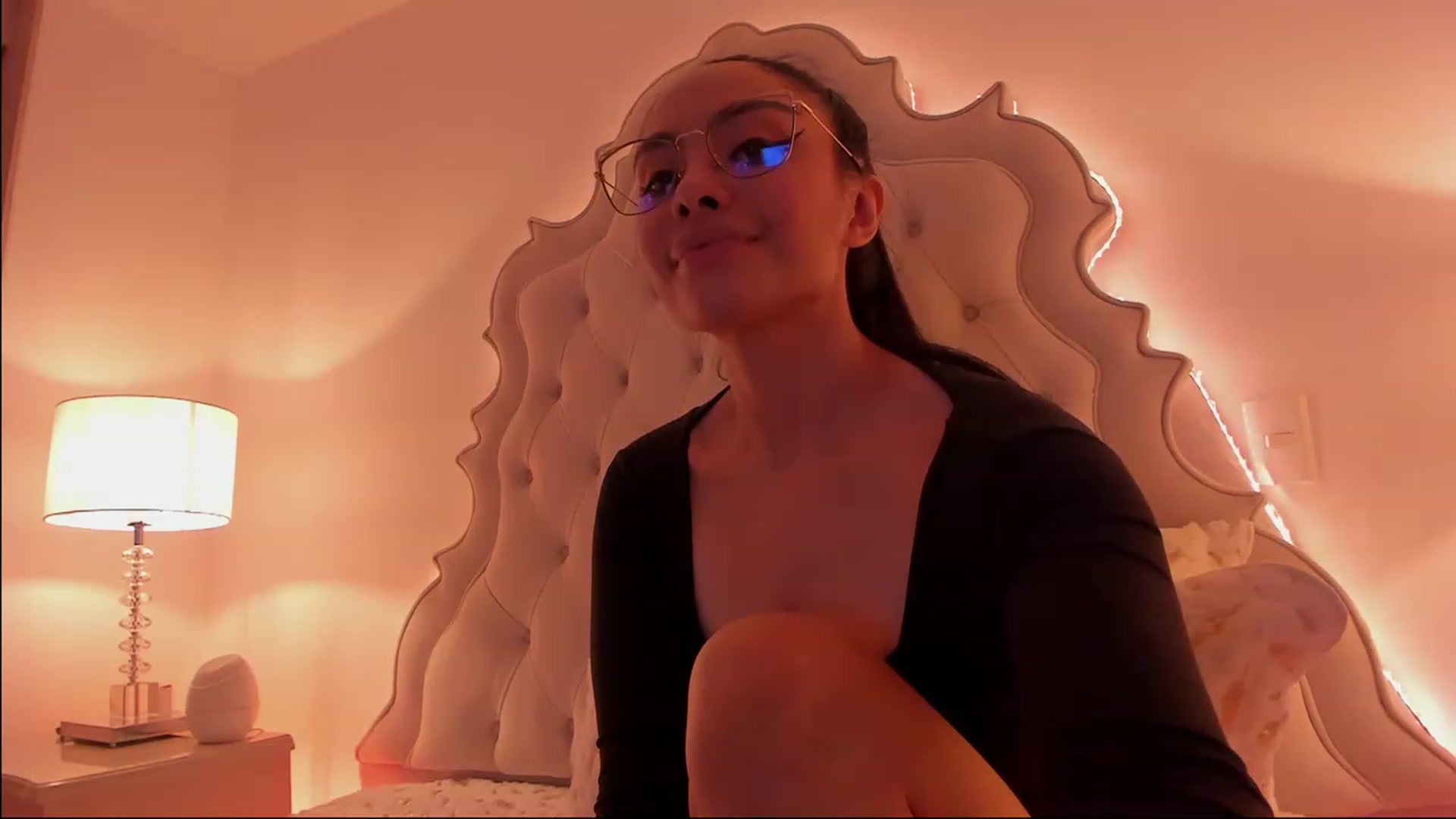 Gallery image thumbnail from Marianviolet's myfreecams stream on, 02/07/2023, 08:03 image 12 of 20