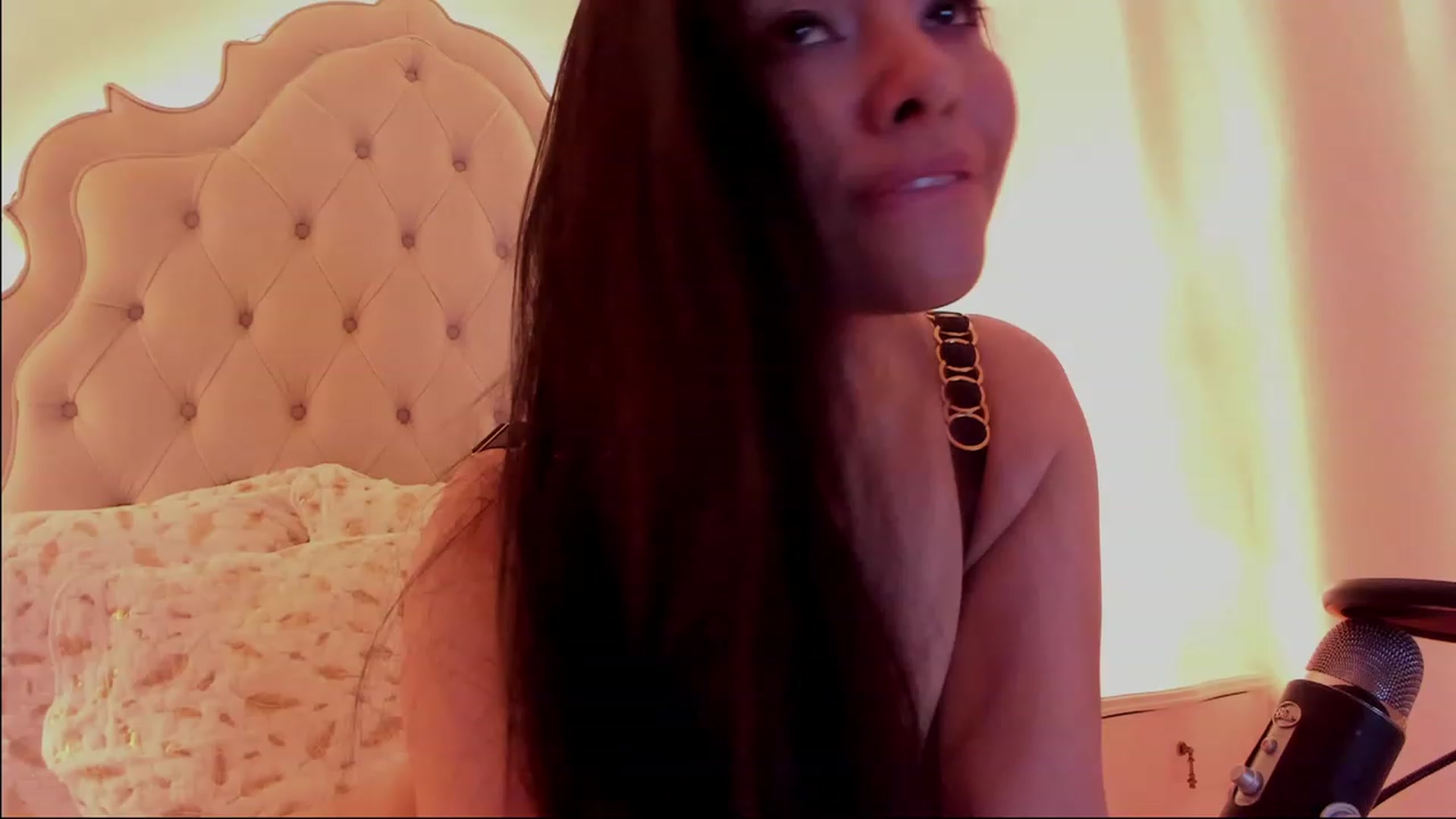 Gallery image thumbnail from Marianviolet's myfreecams stream on, 02/09/2023, 10:00 image 10 of 20