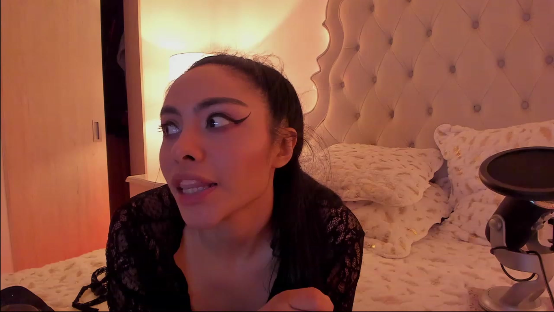 Gallery image thumbnail from Marianviolet's myfreecams stream on, 02/12/2023, 09:22 image 3 of 20