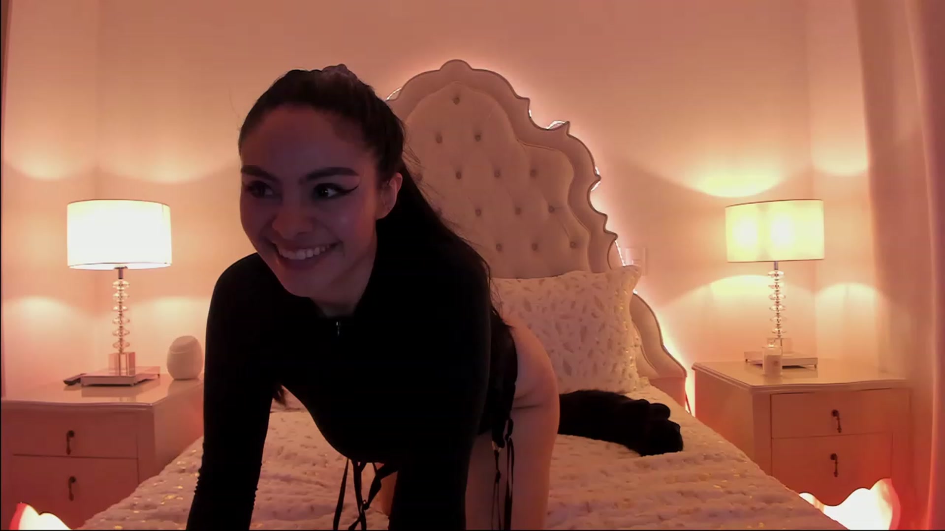 Gallery image thumbnail from Marianviolet's myfreecams stream on, 02/13/2023, 09:27 image 14 of 20