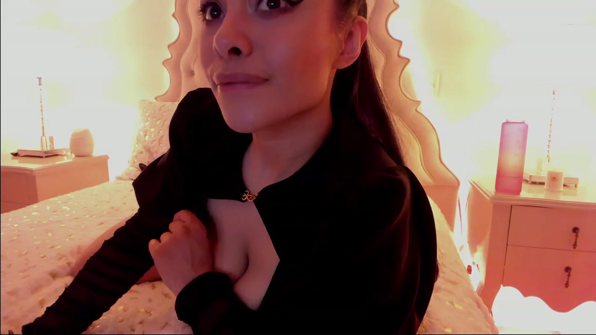 Gallery image thumbnail from Marianviolet's myfreecams stream on, 02/14/2023, 08:25 image 2 of 20