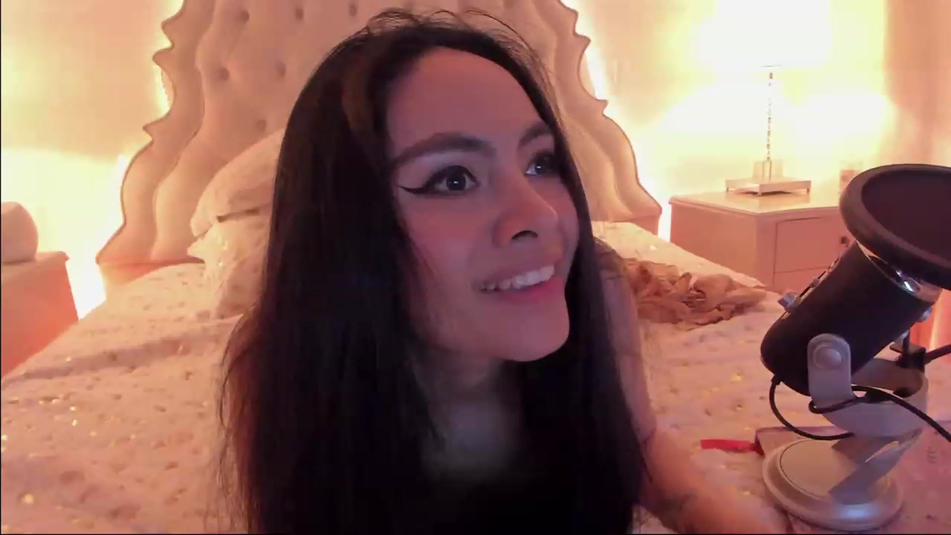 Gallery image thumbnail from Marianviolet's myfreecams stream on, 02/16/2023, 08:00 image 3 of 20