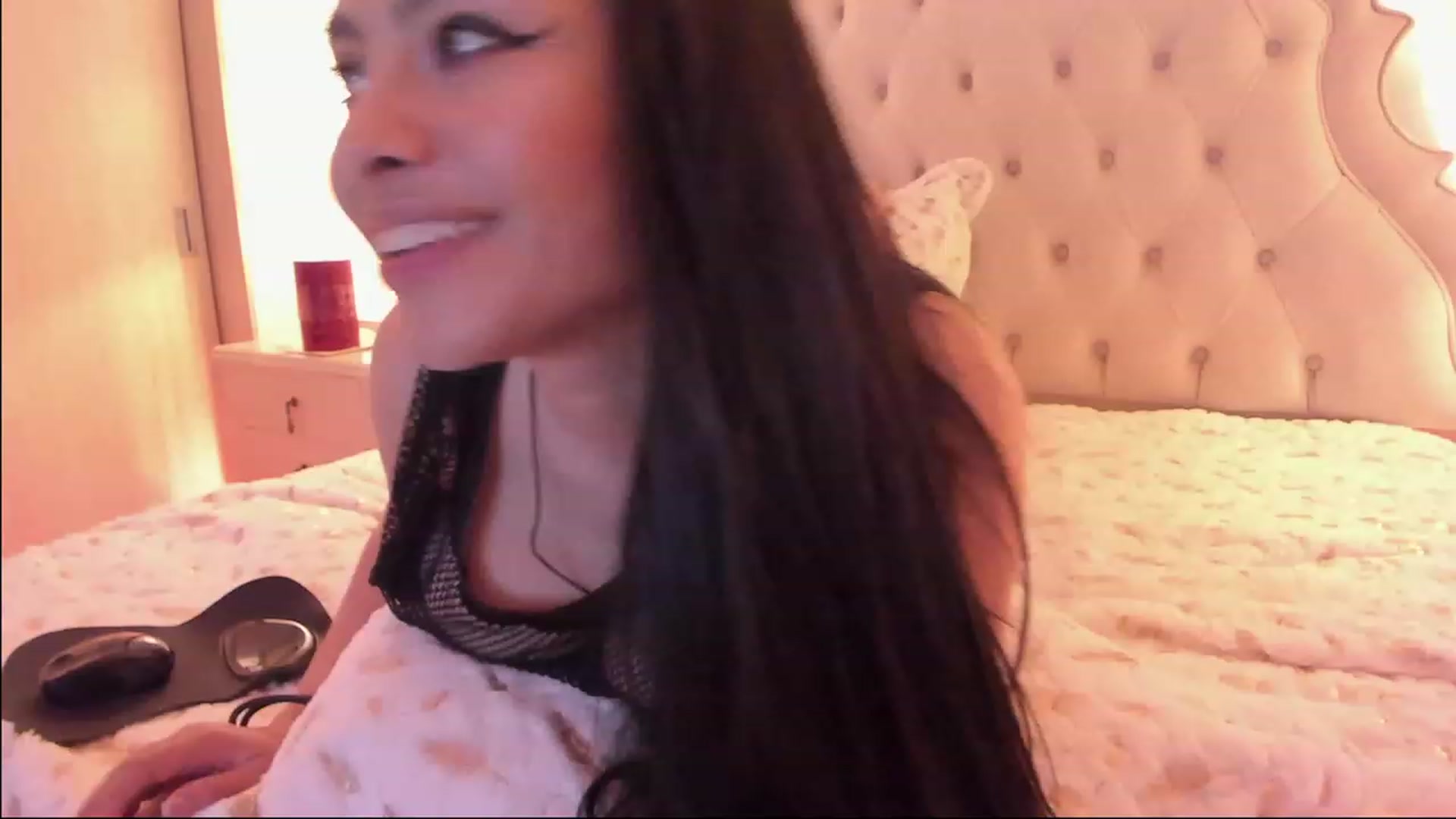 Gallery image thumbnail from Marianviolet's myfreecams stream on, 02/19/2023, 08:26 image 9 of 20