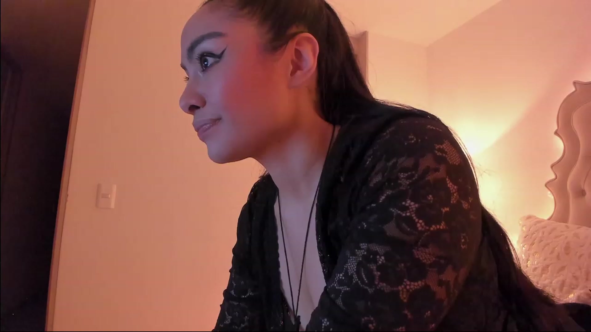 Gallery image thumbnail from Marianviolet's myfreecams stream on, 02/20/2023, 06:32 image 16 of 20