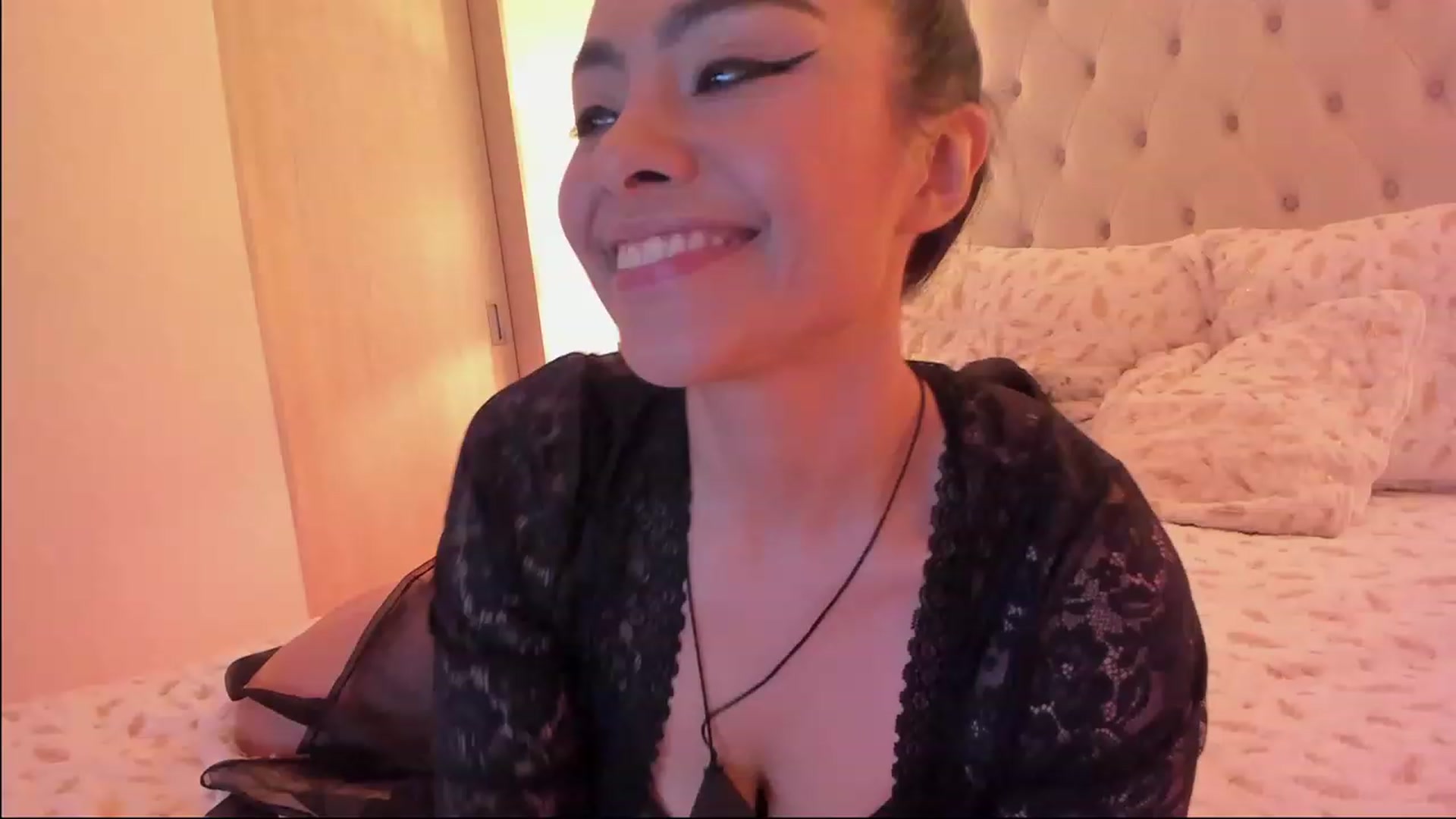 Gallery image thumbnail from Marianviolet's myfreecams stream on, 02/20/2023, 06:32 image 13 of 20