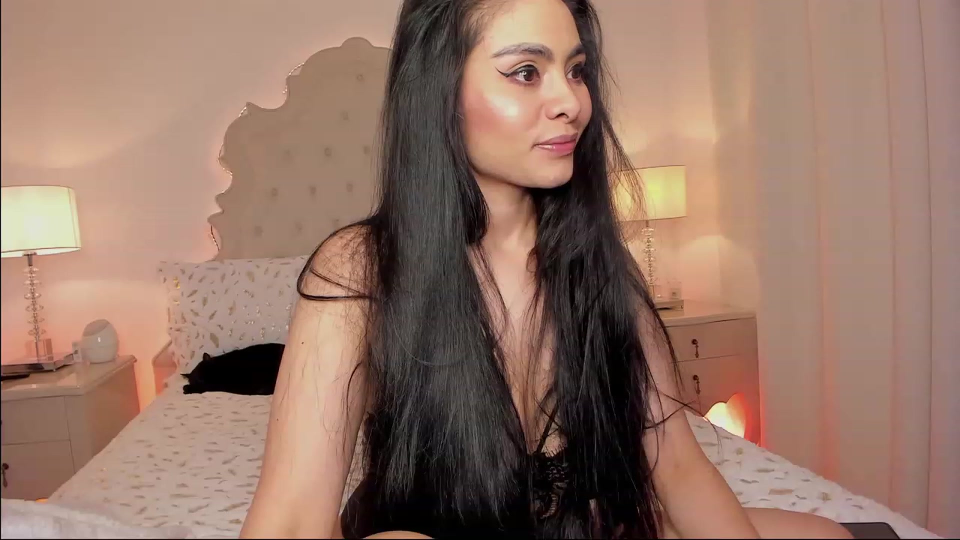 Gallery image thumbnail from Marianviolet's myfreecams stream on, 02/21/2023, 09:57 image 9 of 20