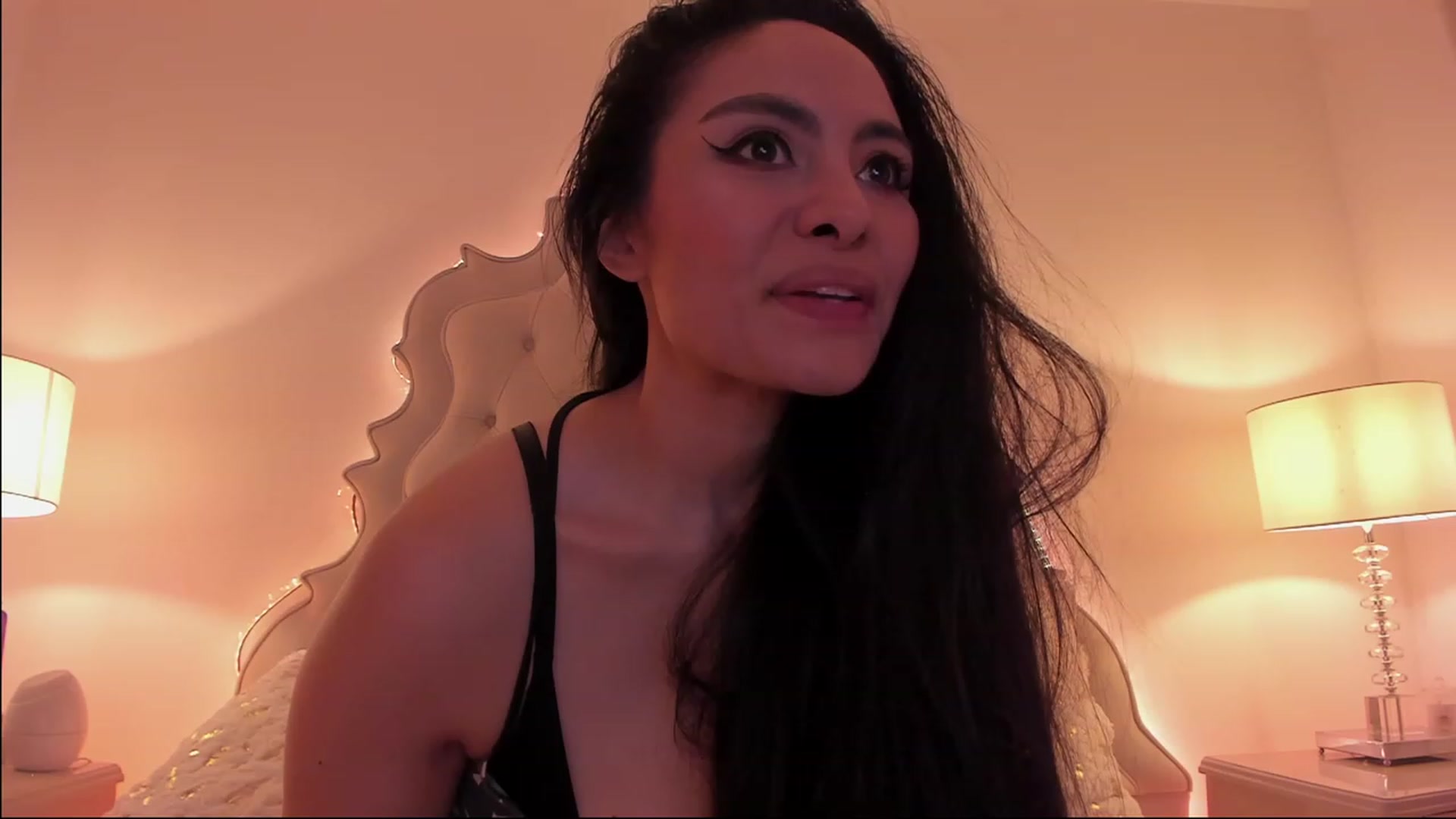 Gallery image thumbnail from Marianviolet's myfreecams stream on, 02/27/2023, 09:19 image 8 of 20