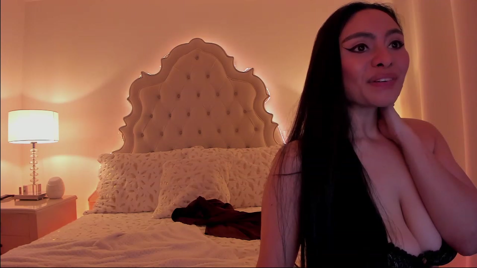 Gallery image thumbnail from Marianviolet's myfreecams stream on, 03/12/2023, 07:37 image 20 of 20