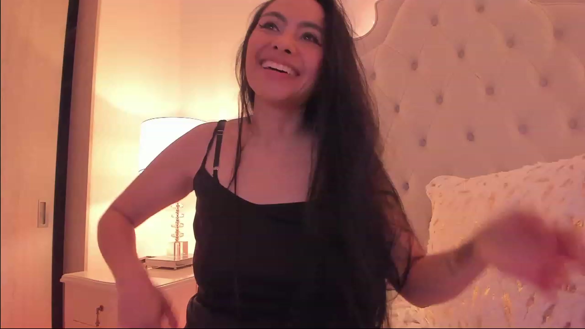 Gallery image thumbnail from Marianviolet's myfreecams stream on, 03/18/2023, 11:09 image 19 of 20
