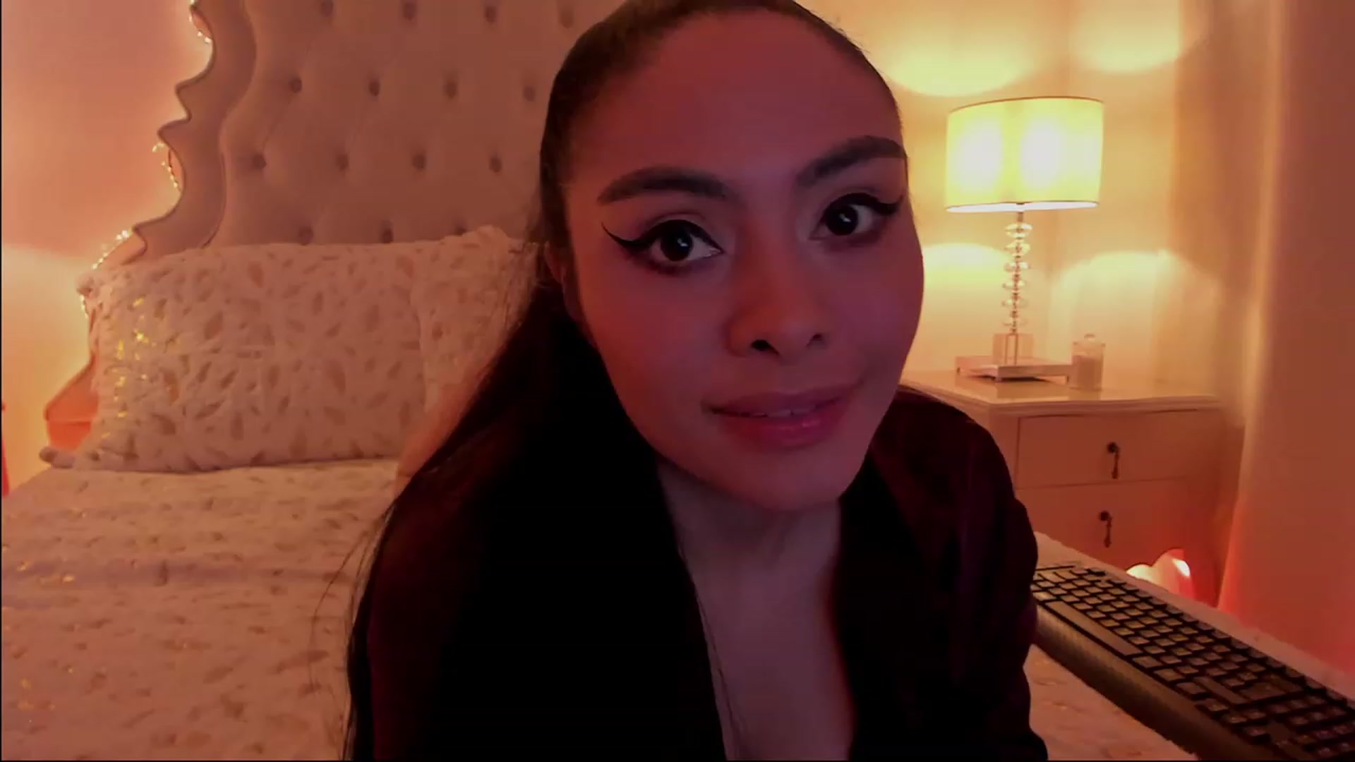 Gallery image thumbnail from Marianviolet's myfreecams stream on, 03/22/2023, 08:20 image 9 of 20