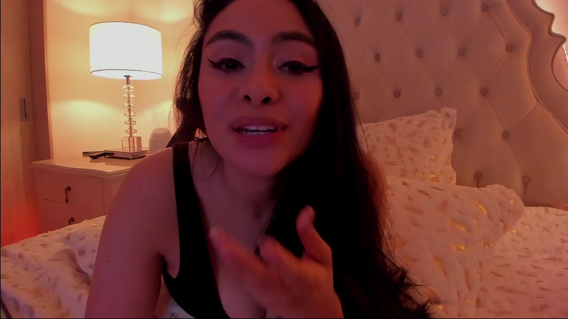 Gallery image thumbnail from Marianviolet's myfreecams stream on, 03/23/2023, 09:18 image 20 of 20