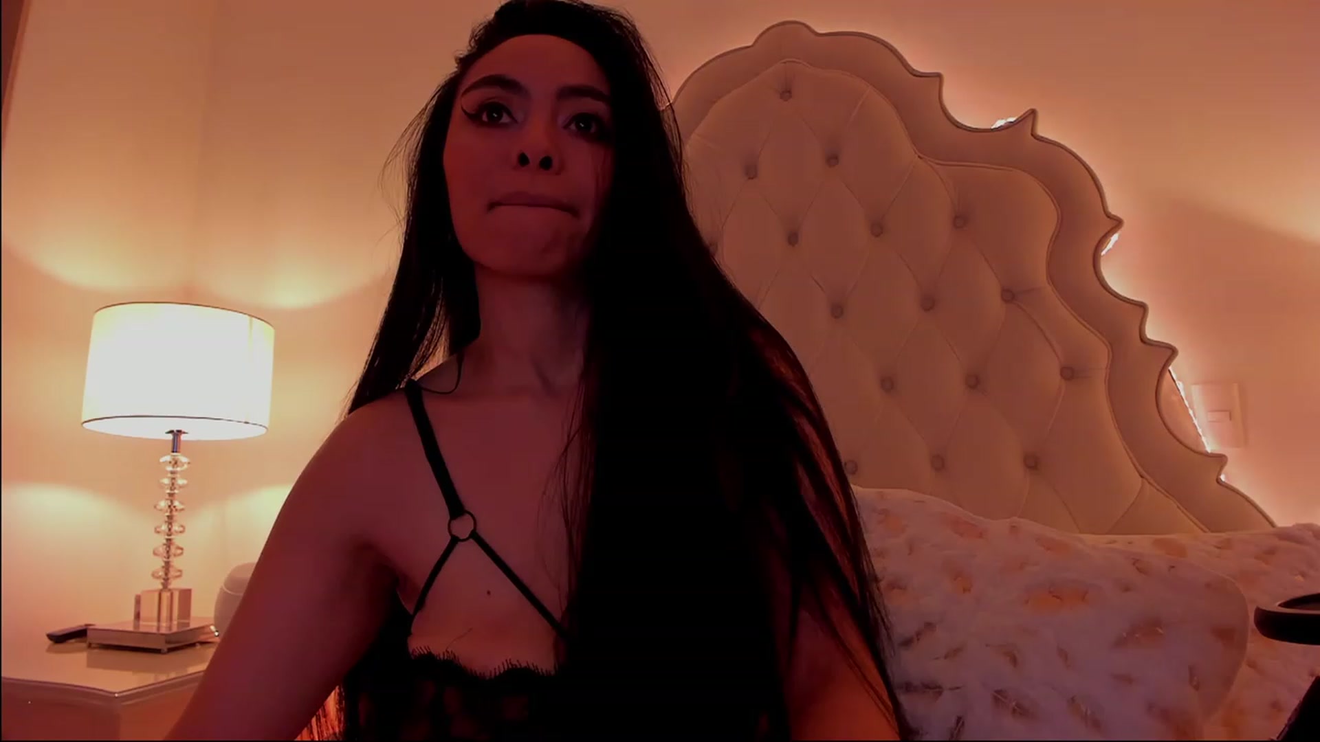 Gallery image thumbnail from Marianviolet's myfreecams stream on, 03/24/2023, 08:34 image 9 of 20