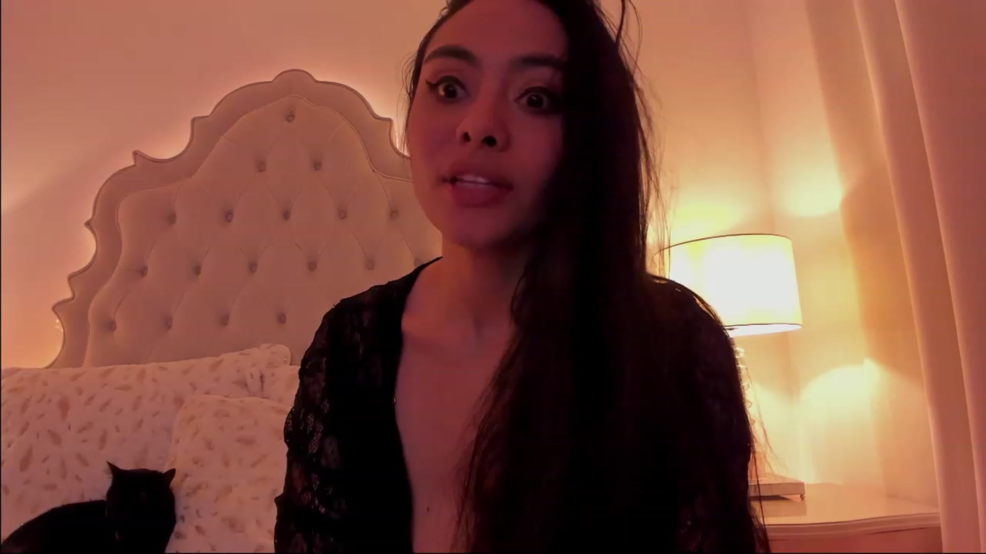 Gallery image thumbnail from Marianviolet's myfreecams stream on, 03/26/2023, 10:51 image 11 of 20