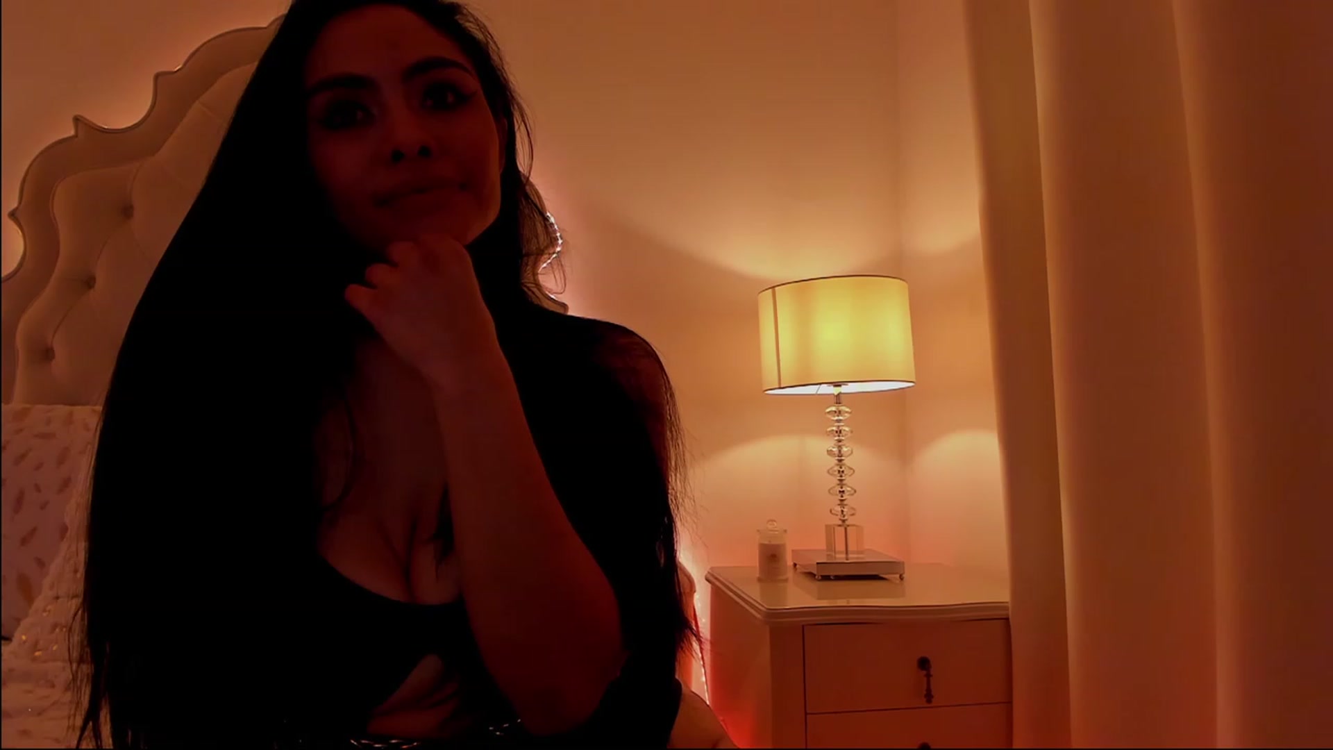 Gallery image thumbnail from Marianviolet's myfreecams stream on, 03/28/2023, 07:32 image 12 of 20