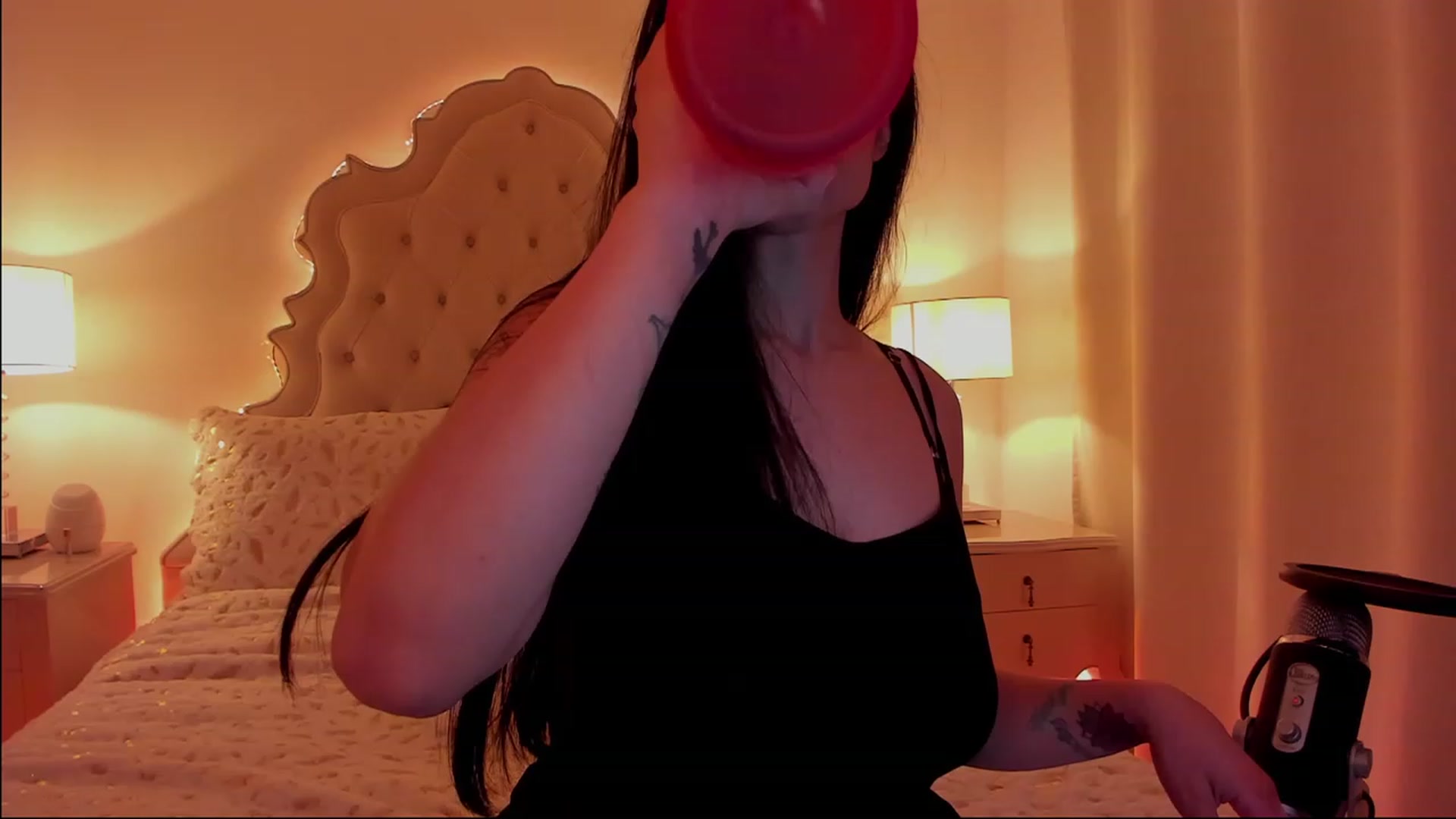 Gallery image thumbnail from Marianviolet's myfreecams stream on, 03/29/2023, 08:53 image 16 of 20