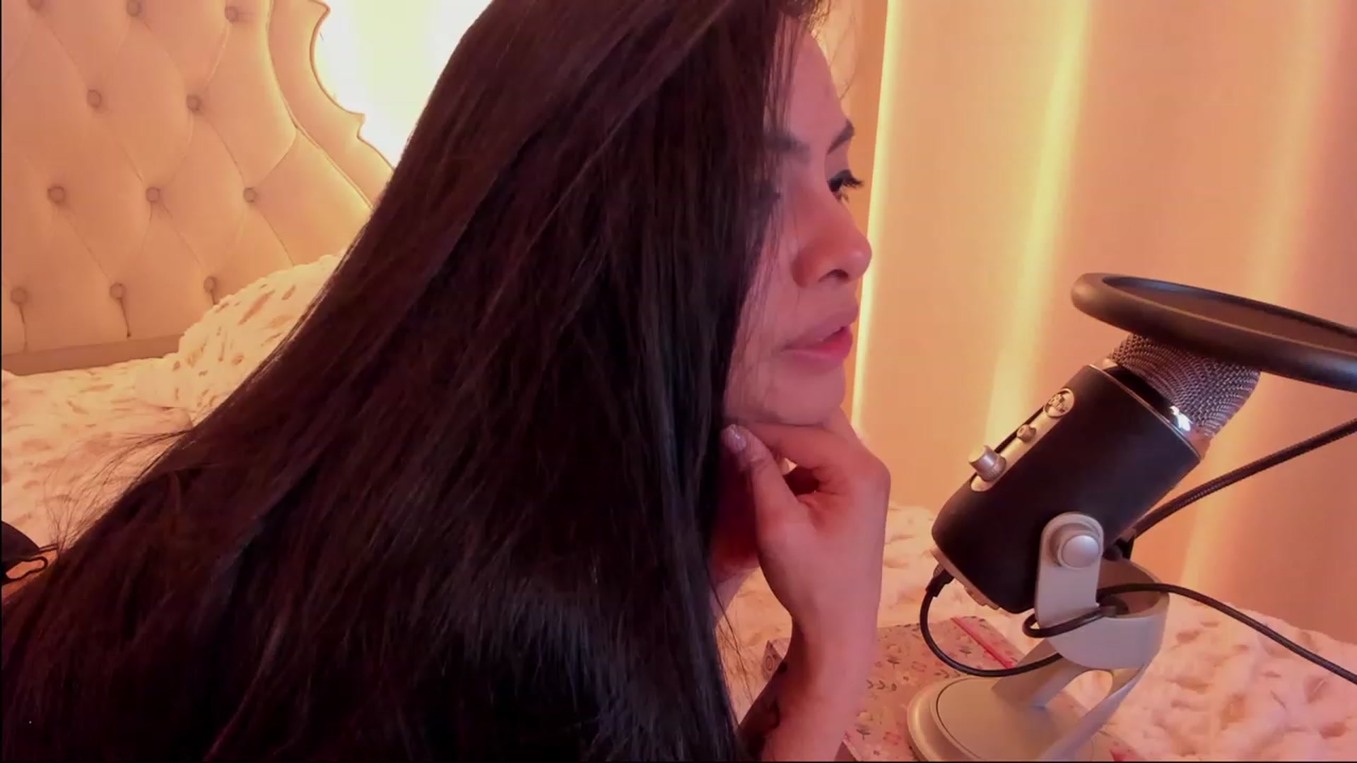 Gallery image thumbnail from Marianviolet's myfreecams stream on, 04/05/2023, 09:35 image 16 of 20