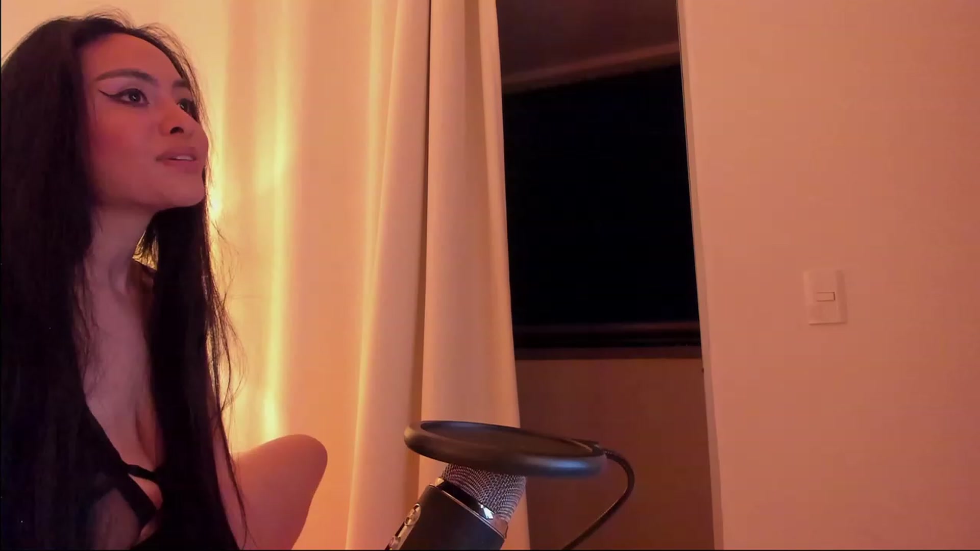 Gallery image thumbnail from Marianviolet's myfreecams stream on, 04/14/2023, 08:48 image 13 of 20