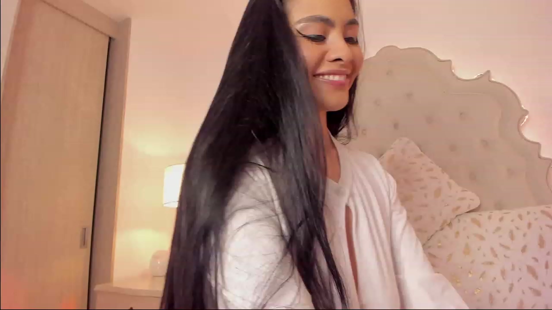 Gallery image thumbnail from Marianviolet's myfreecams stream on, 04/15/2023, 08:40 image 20 of 20