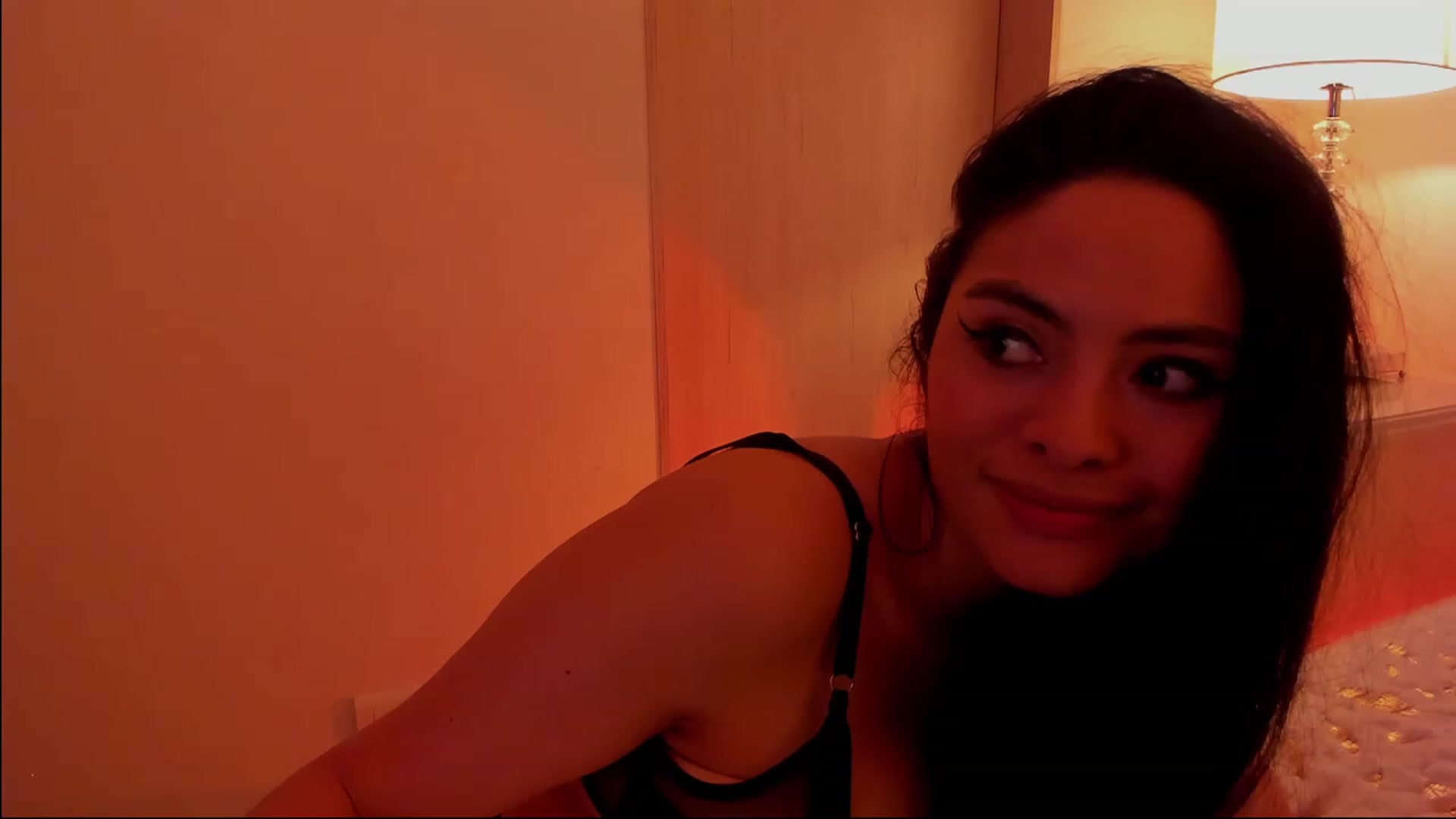 Gallery image thumbnail from Marianviolet's myfreecams stream on, 04/16/2023, 09:31 image 11 of 20