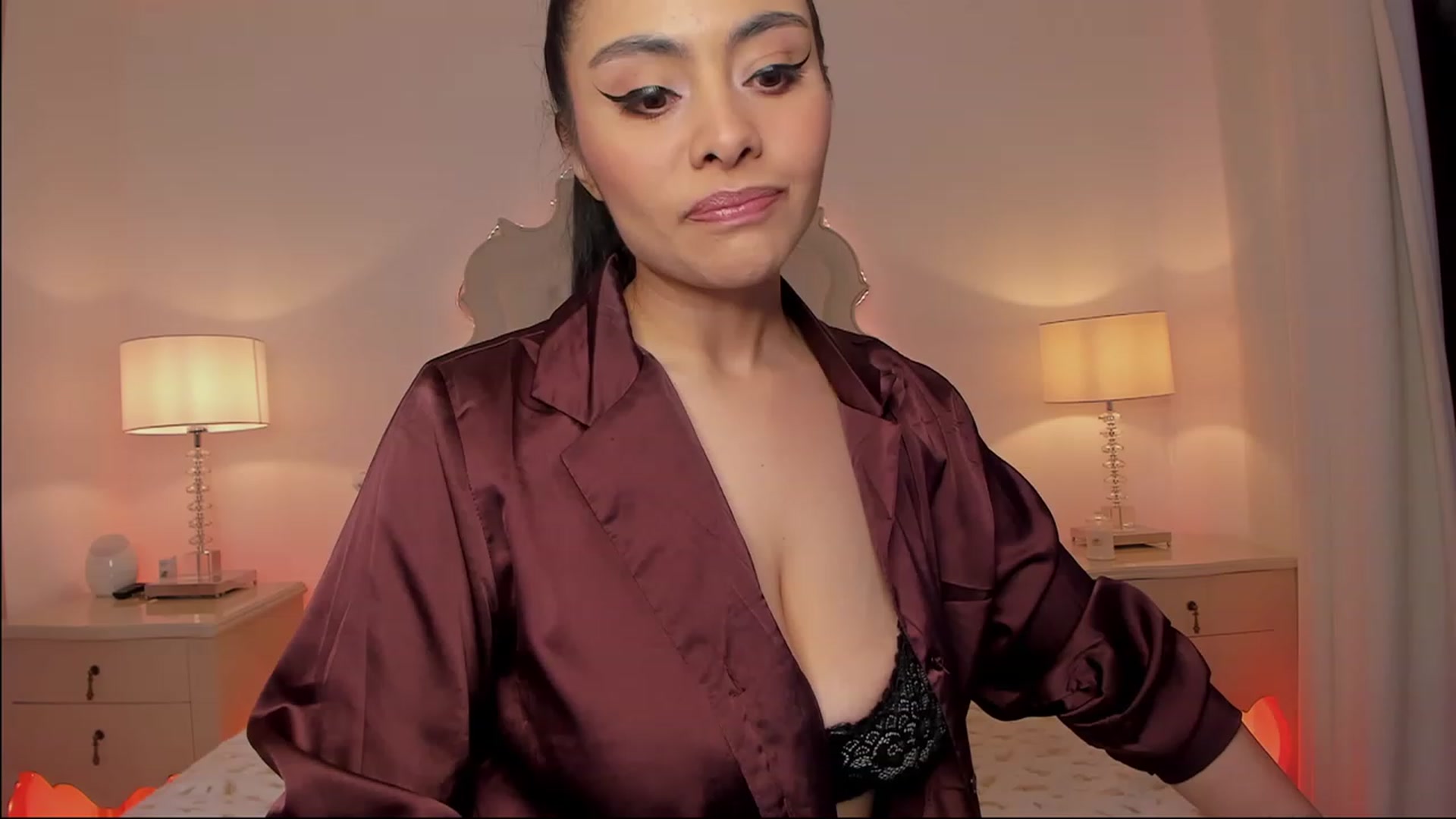 Gallery image thumbnail from Marianviolet's myfreecams stream on, 04/18/2023, 07:53 image 4 of 20