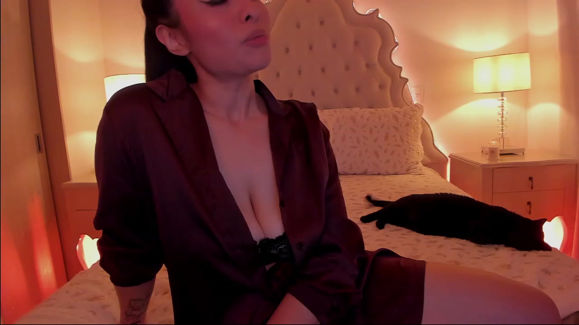 Gallery image thumbnail from Marianviolet's myfreecams stream on, 04/18/2023, 10:35 image 11 of 20