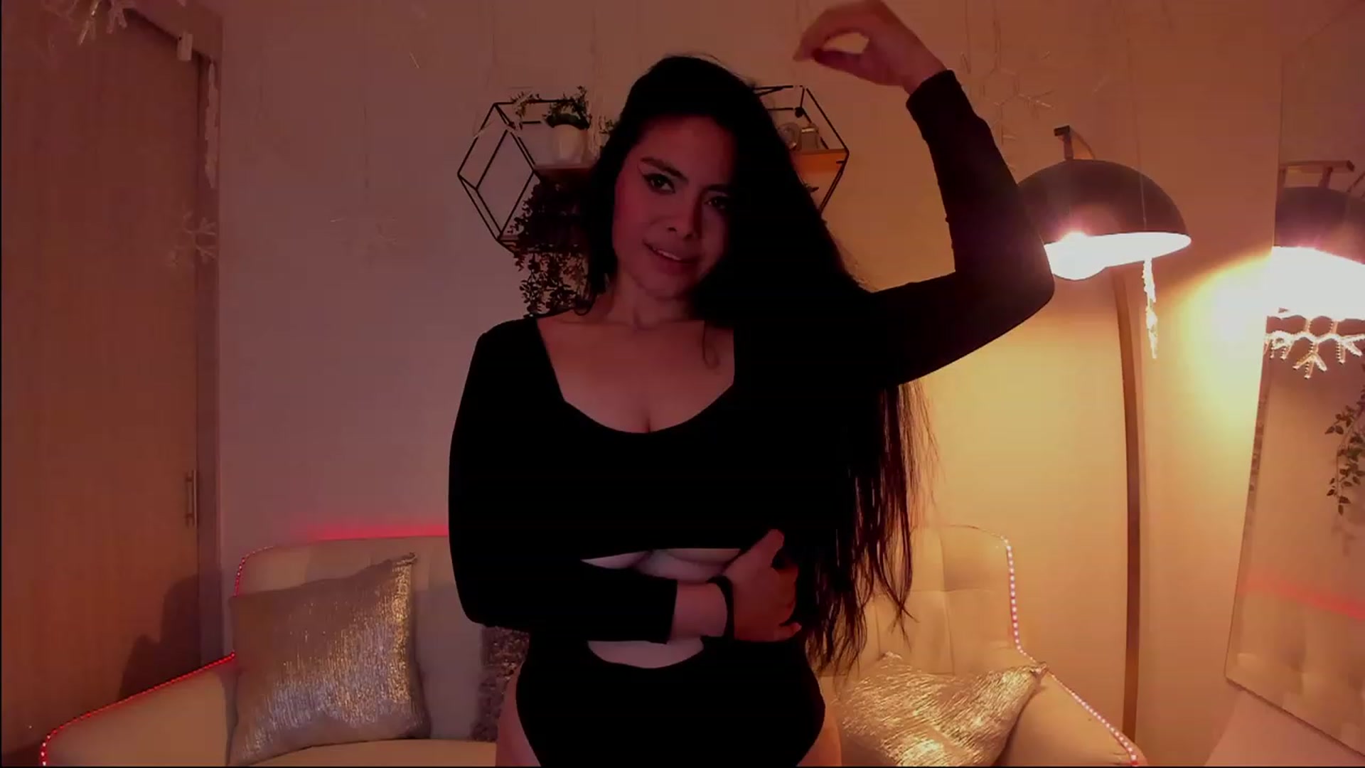 Gallery image thumbnail from Marianviolet's myfreecams stream on, 04/27/2023, 07:27 image 16 of 20