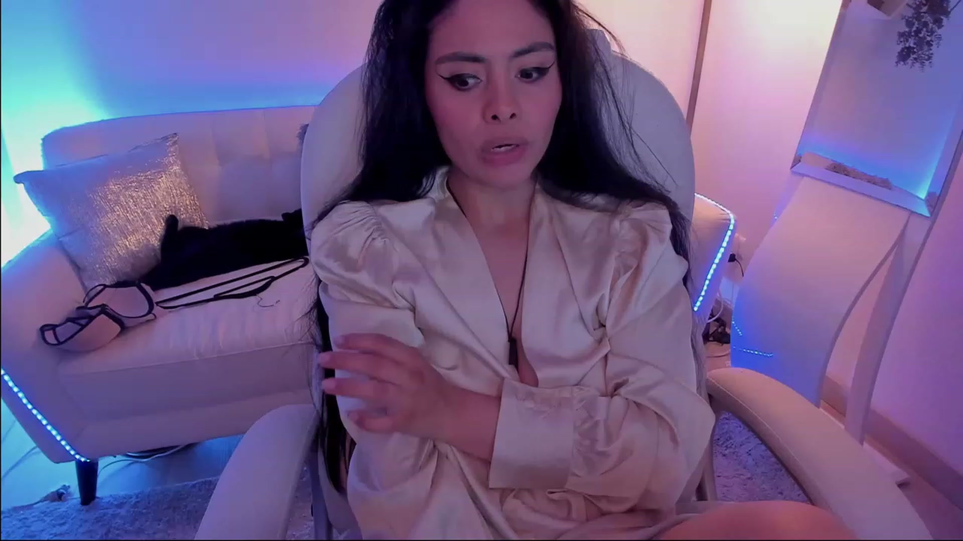Gallery image thumbnail from Marianviolet's myfreecams stream on, 05/12/2023, 08:54 image 2 of 20