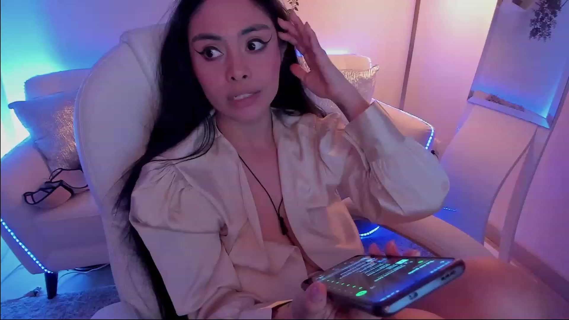 Gallery image thumbnail from Marianviolet's myfreecams stream on, 05/12/2023, 08:54 image 6 of 20