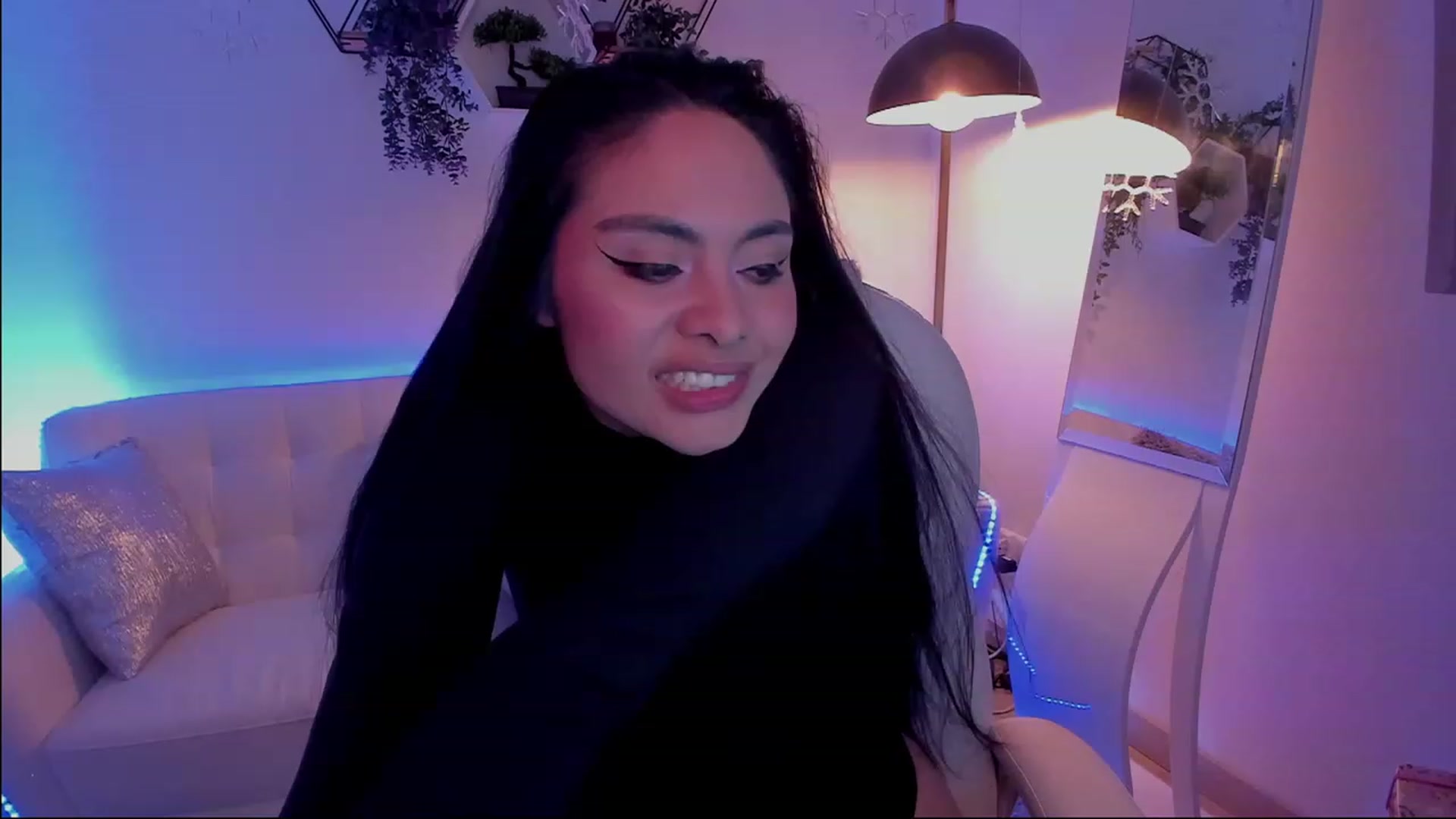 Gallery image thumbnail from Marianviolet's myfreecams stream on, 05/15/2023, 08:04 image 1 of 20