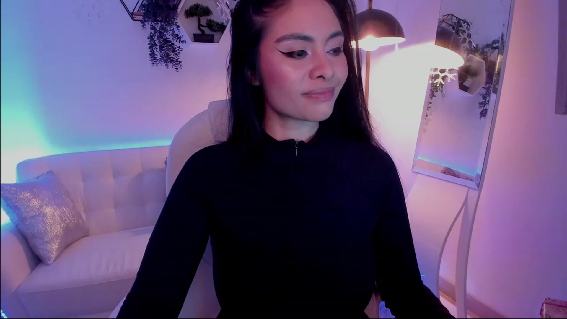 Gallery image thumbnail from Marianviolet's myfreecams stream on, 05/15/2023, 08:04 image 2 of 20