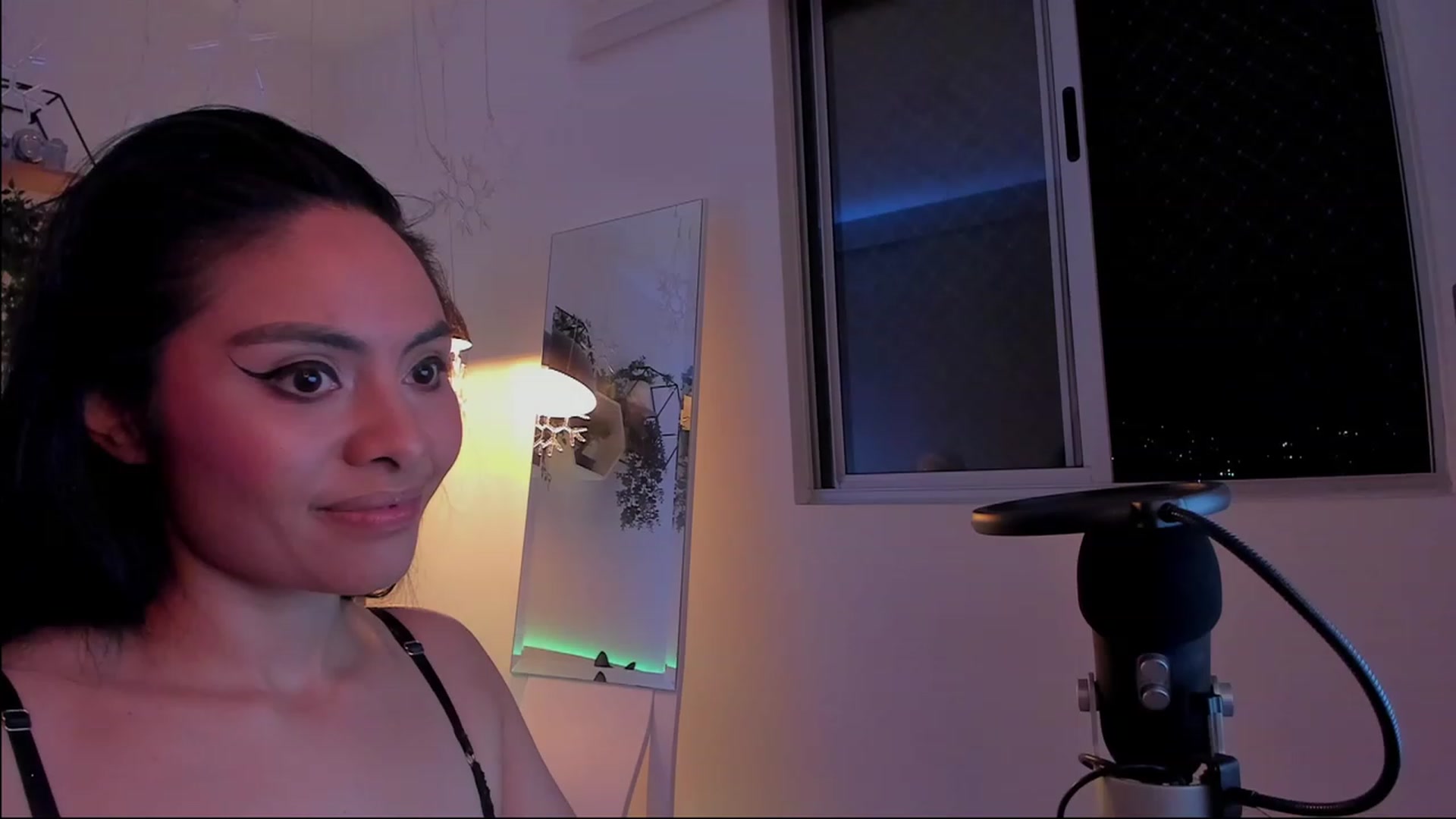 Gallery image thumbnail from Marianviolet's myfreecams stream on, 05/17/2023, 09:38 image 18 of 20