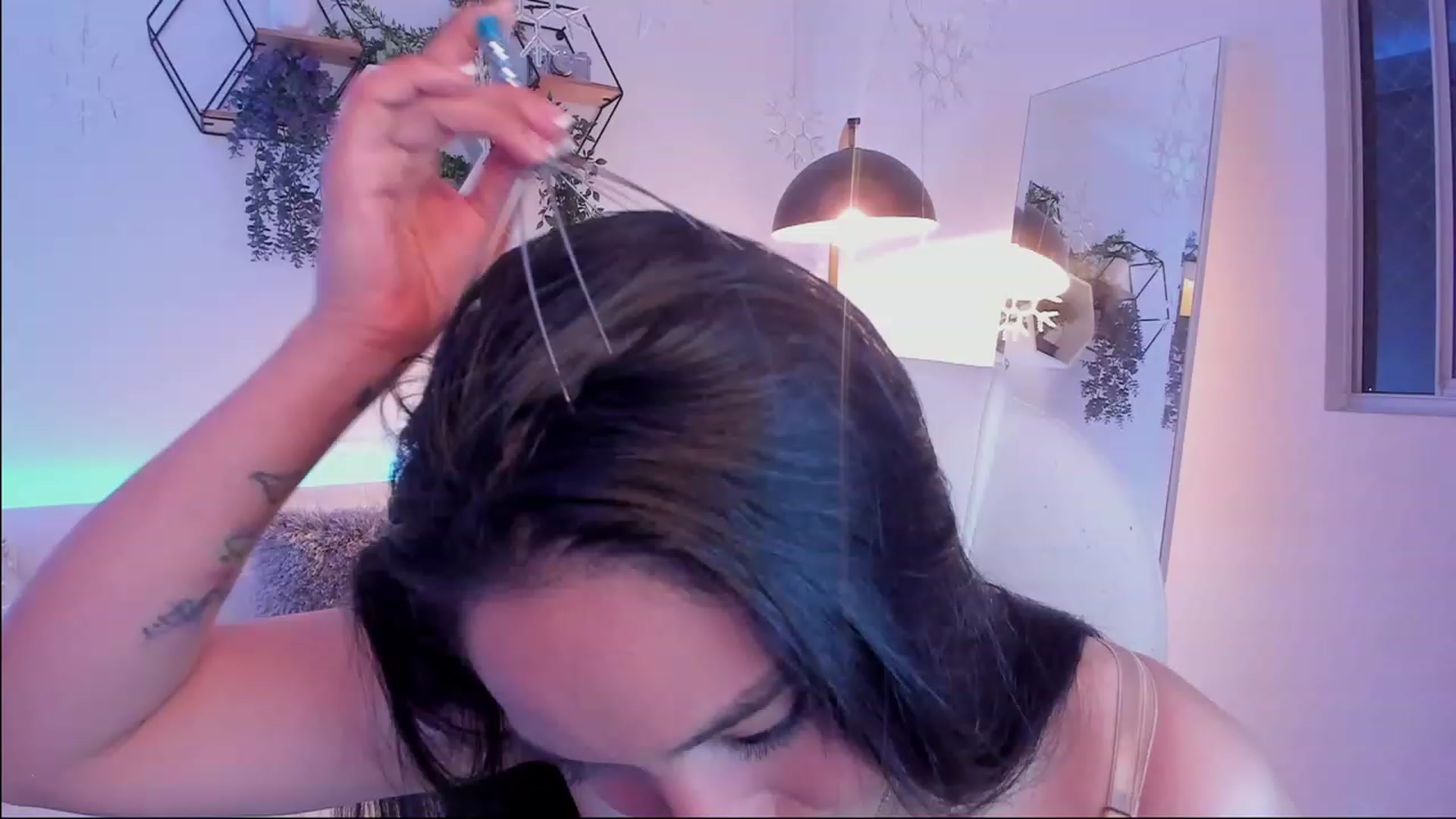Gallery image thumbnail from Marianviolet's myfreecams stream on, 05/20/2023, 08:21 image 2 of 20