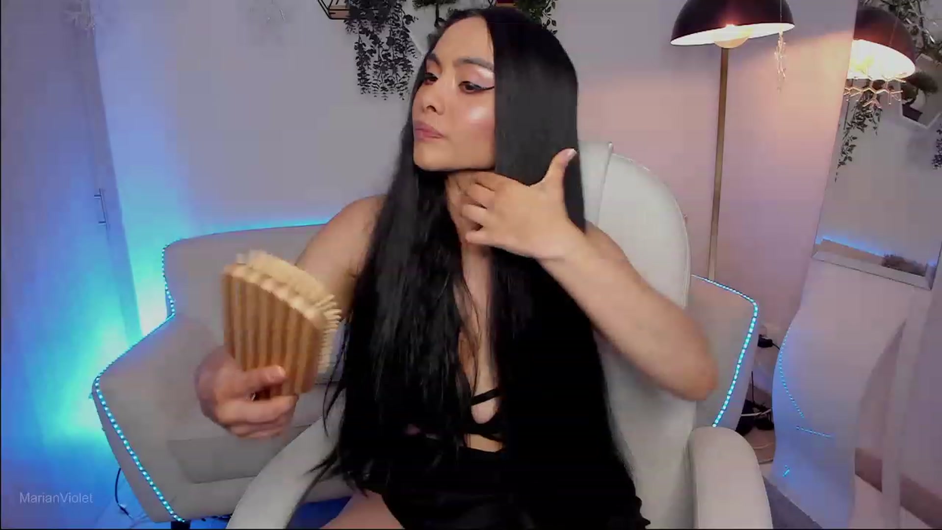 Gallery image thumbnail from Marianviolet's myfreecams stream on, 06/01/2023, 08:17 image 8 of 20
