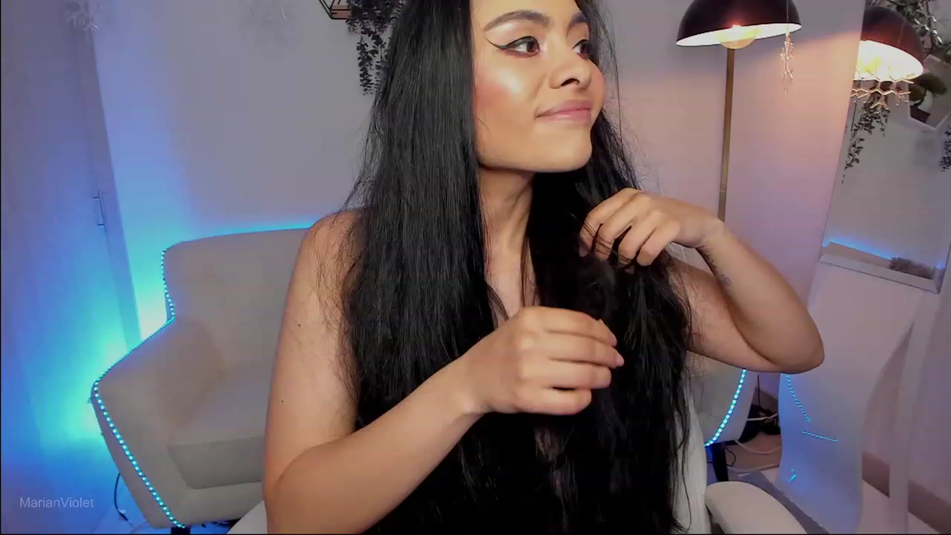 Gallery image thumbnail from Marianviolet's myfreecams stream on, 06/01/2023, 08:17 image 3 of 20