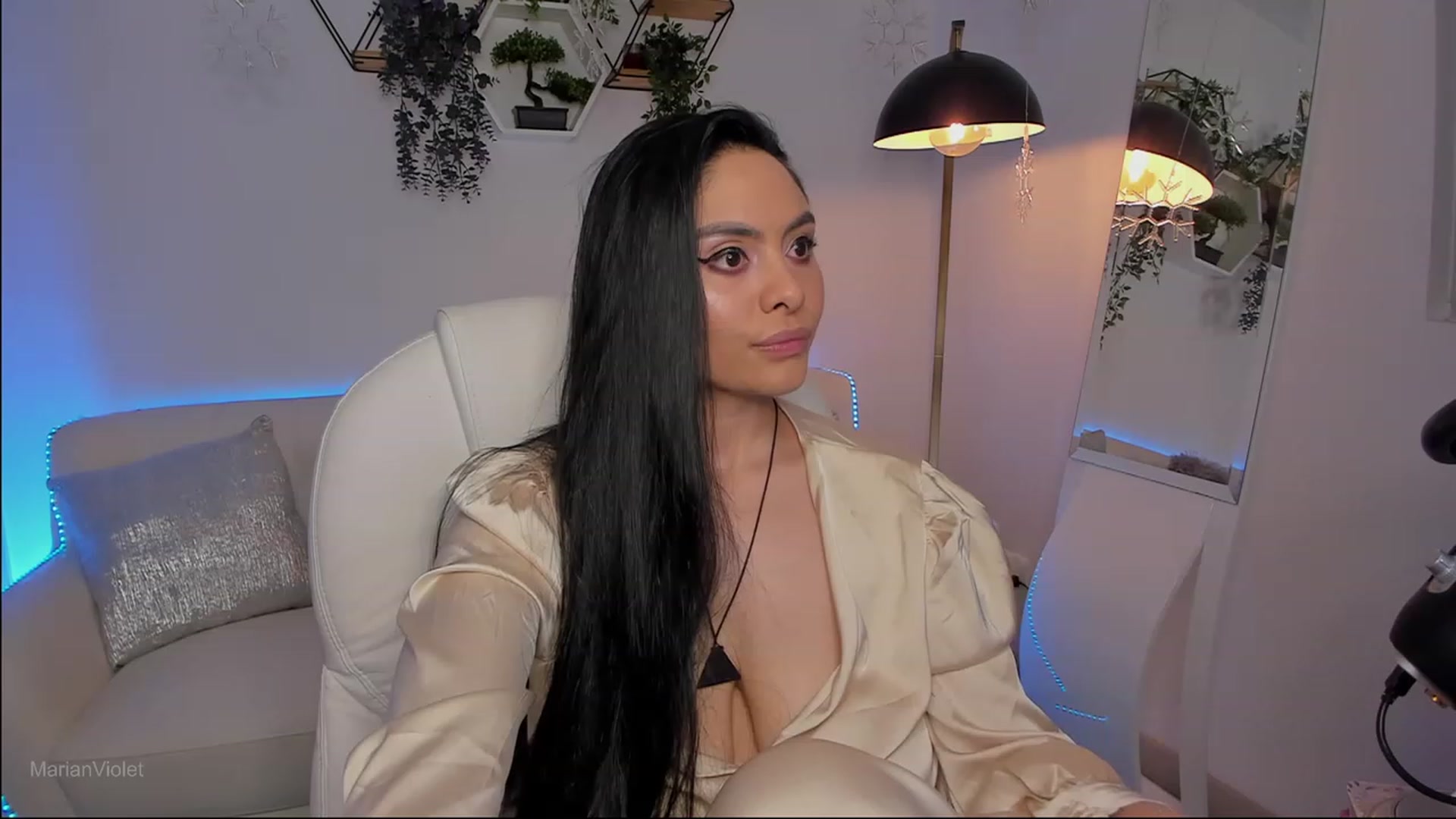 Gallery image thumbnail from Marianviolet's myfreecams stream on, 06/02/2023, 07:37 image 11 of 20