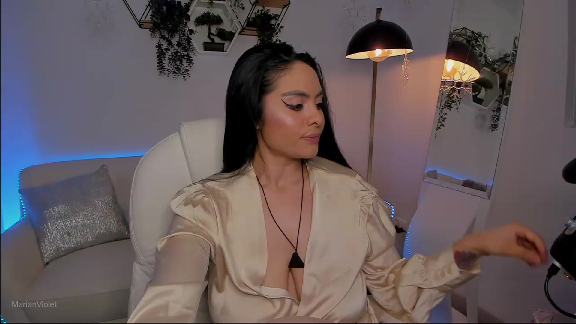 Gallery image thumbnail from Marianviolet's myfreecams stream on, 06/02/2023, 07:37 image 12 of 20