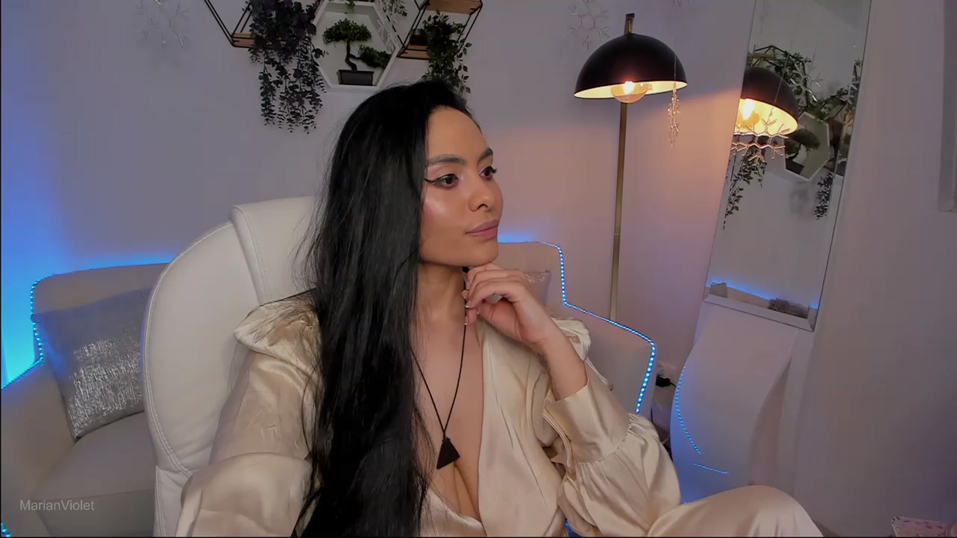 Gallery image thumbnail from Marianviolet's myfreecams stream on, 06/02/2023, 07:37 image 15 of 20