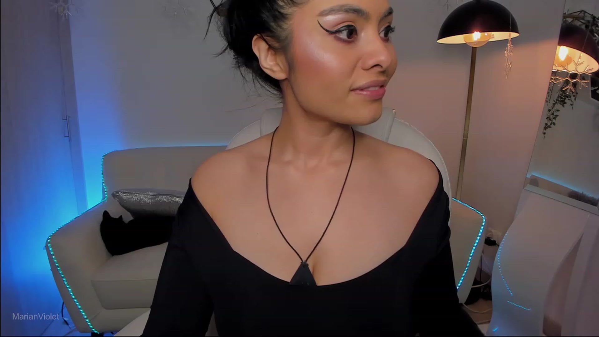 Gallery image thumbnail from Marianviolet's myfreecams stream on, 06/03/2023, 08:31 image 18 of 20