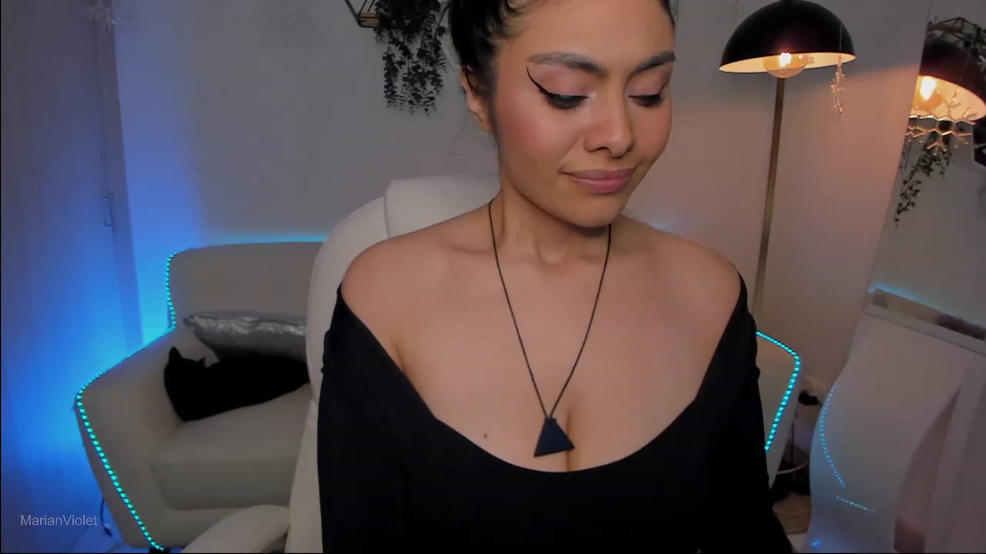 Gallery image thumbnail from Marianviolet's myfreecams stream on, 06/03/2023, 08:31 image 17 of 20