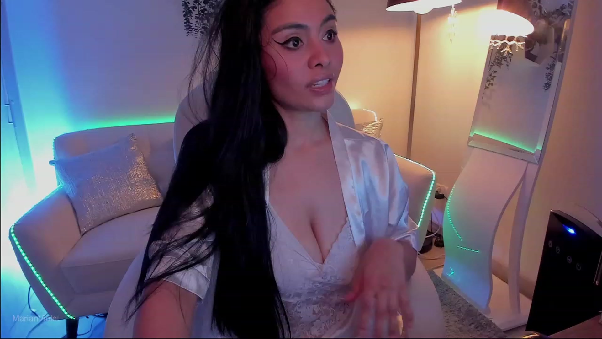 Gallery image thumbnail from Marianviolet's myfreecams stream on, 06/05/2023, 09:09 image 15 of 20