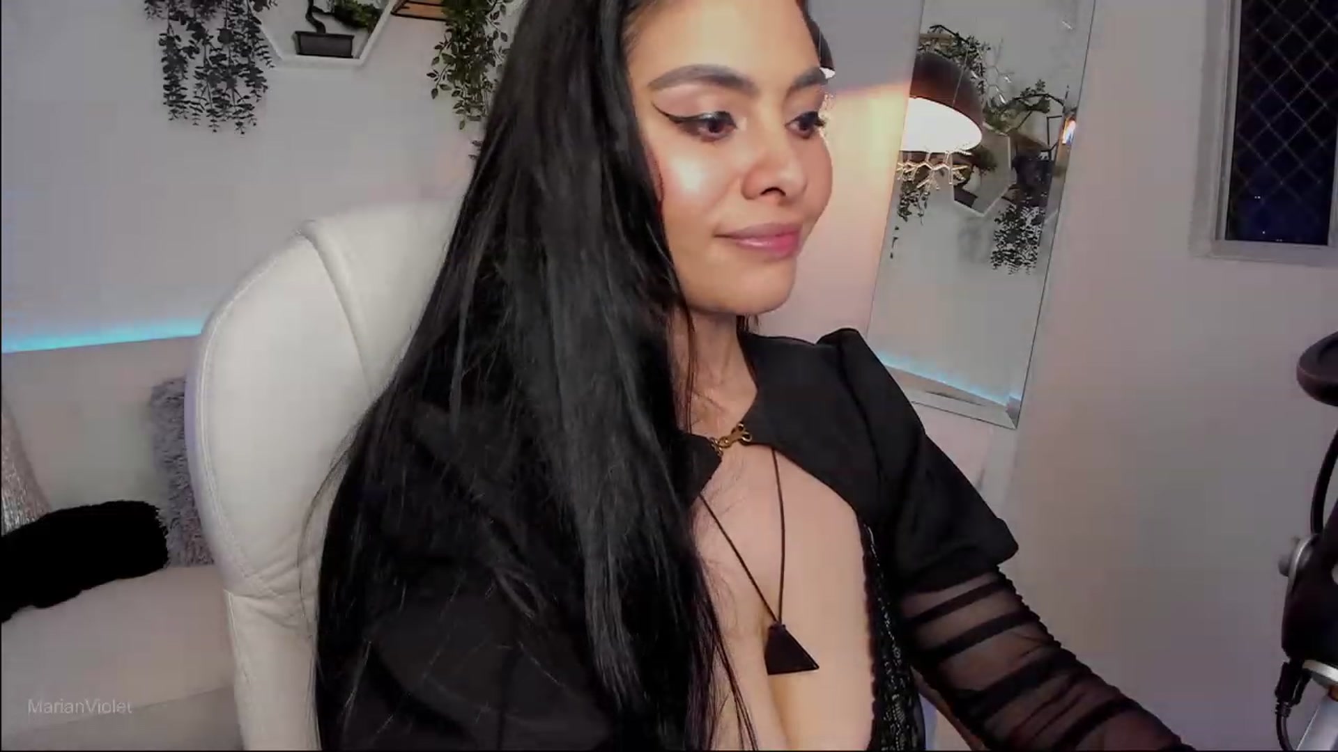 Gallery image thumbnail from Marianviolet's myfreecams stream on, 06/06/2023, 09:15 image 19 of 20