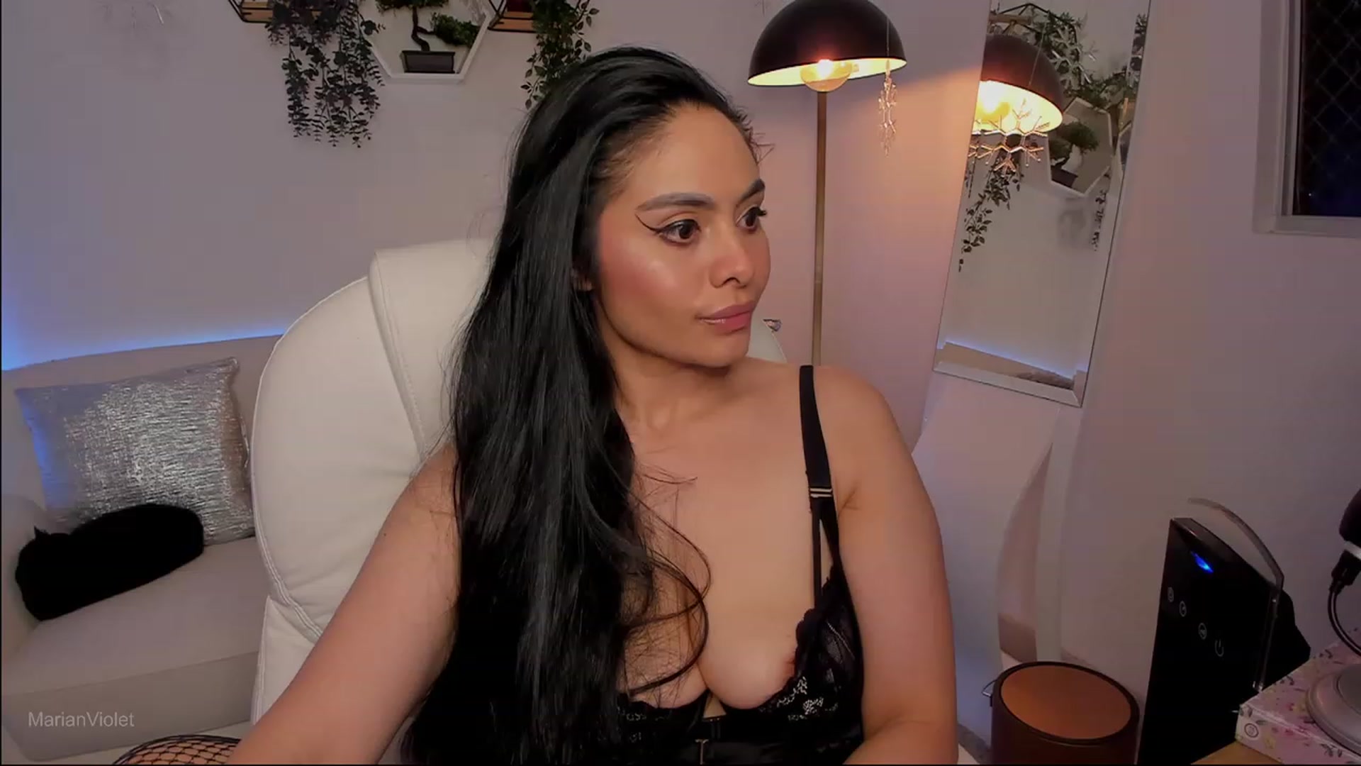 Gallery image thumbnail from Marianviolet's myfreecams stream on, 06/09/2023, 09:28 image 16 of 20