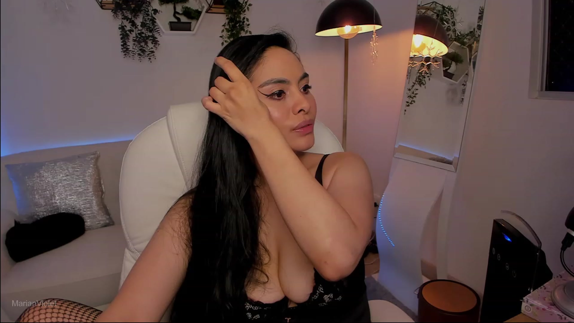 Gallery image thumbnail from Marianviolet's myfreecams stream on, 06/09/2023, 09:28 image 3 of 20