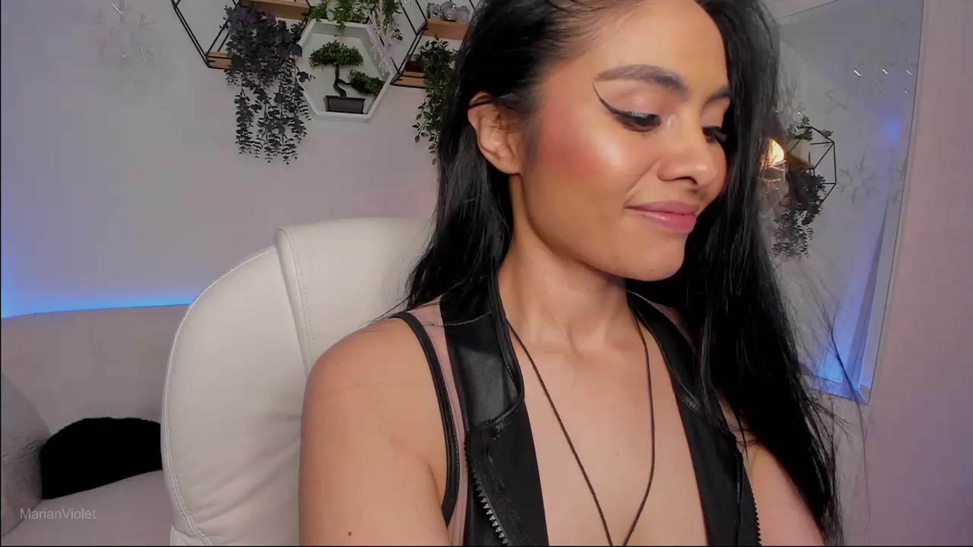 Gallery image thumbnail from Marianviolet's myfreecams stream on, 06/18/2023, 08:11 image 14 of 20