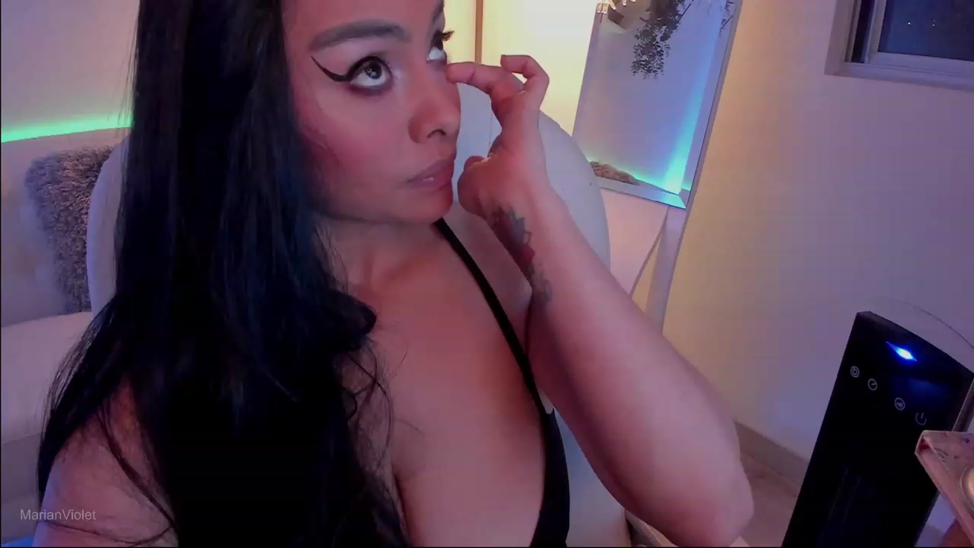 Gallery image thumbnail from Marianviolet's myfreecams stream on, 07/11/2023, 08:05 image 13 of 20