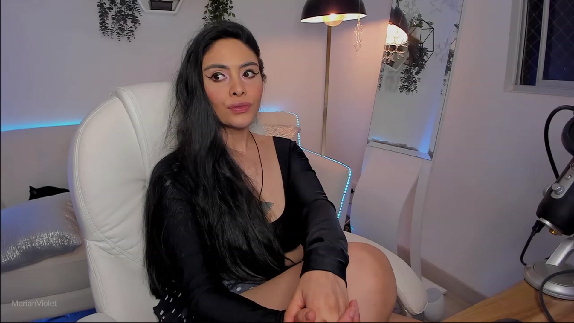 Gallery image thumbnail from Marianviolet's myfreecams stream on, 07/16/2023, 09:36 image 18 of 20