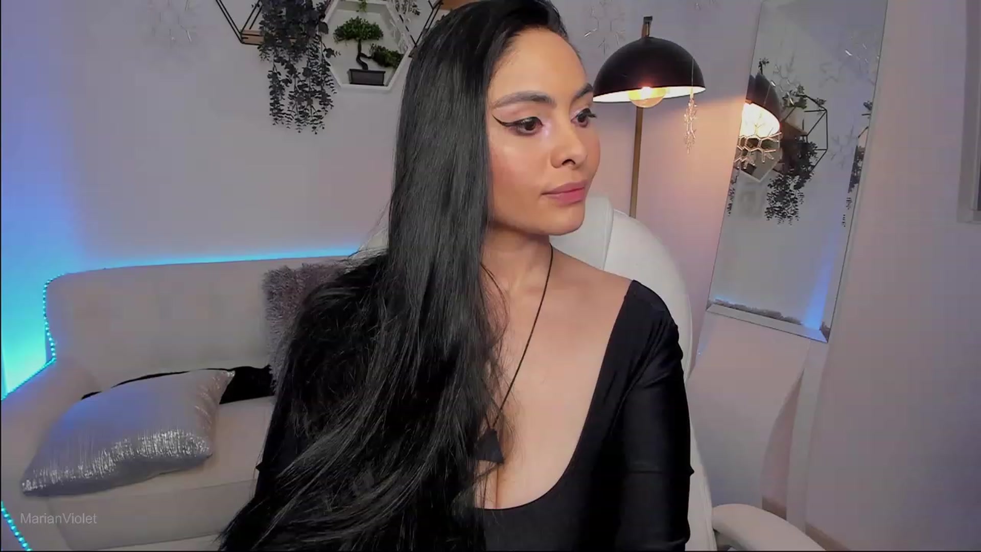 Gallery image thumbnail from Marianviolet's myfreecams stream on, 07/16/2023, 09:36 image 16 of 20