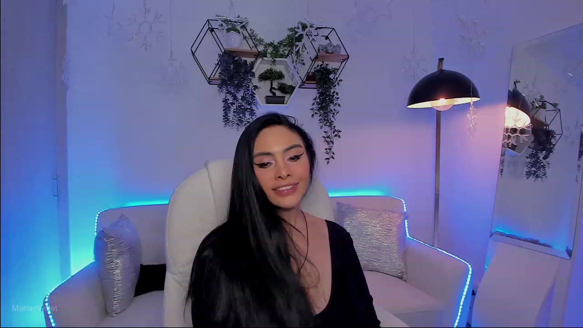 Gallery image thumbnail from Marianviolet's myfreecams stream on, 07/16/2023, 09:36 image 2 of 20